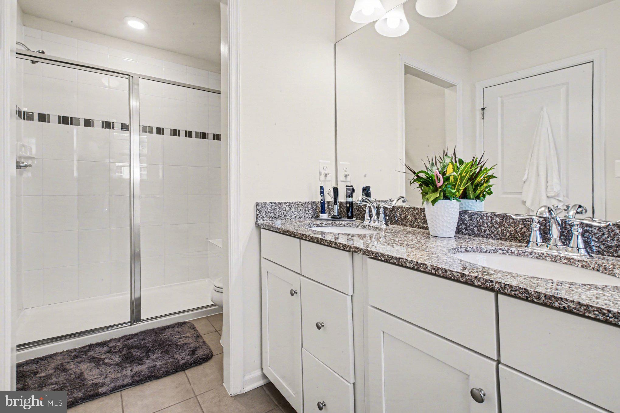 GOVERNORS ROW - Residential