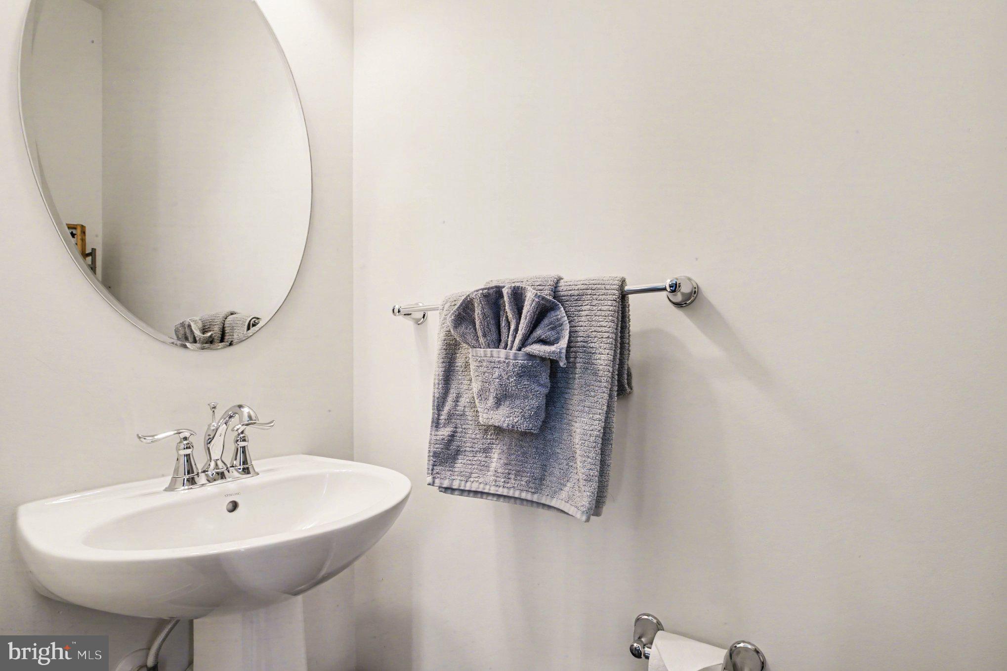 GOVERNORS ROW - Residential