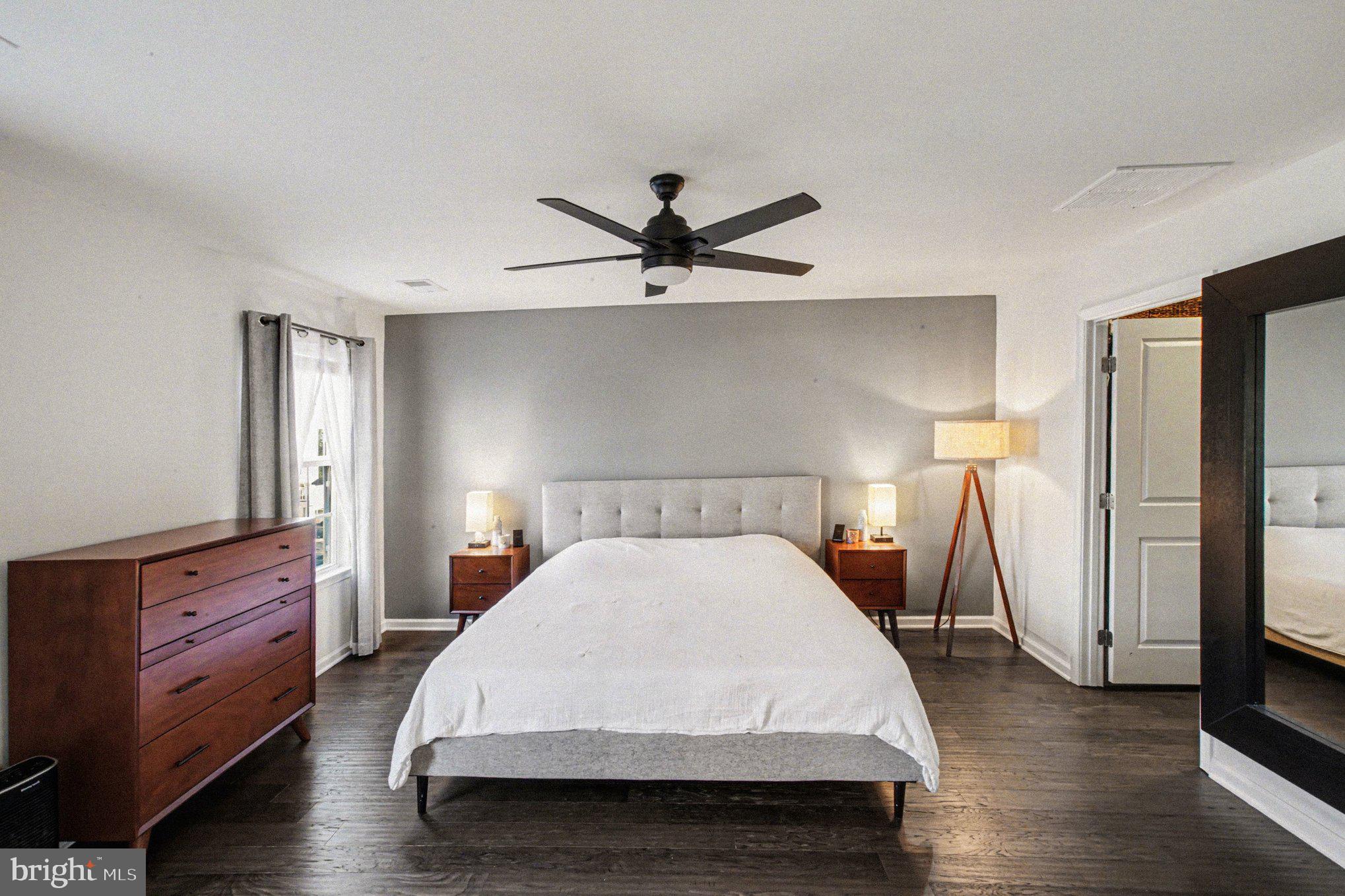 GOVERNORS ROW - Residential