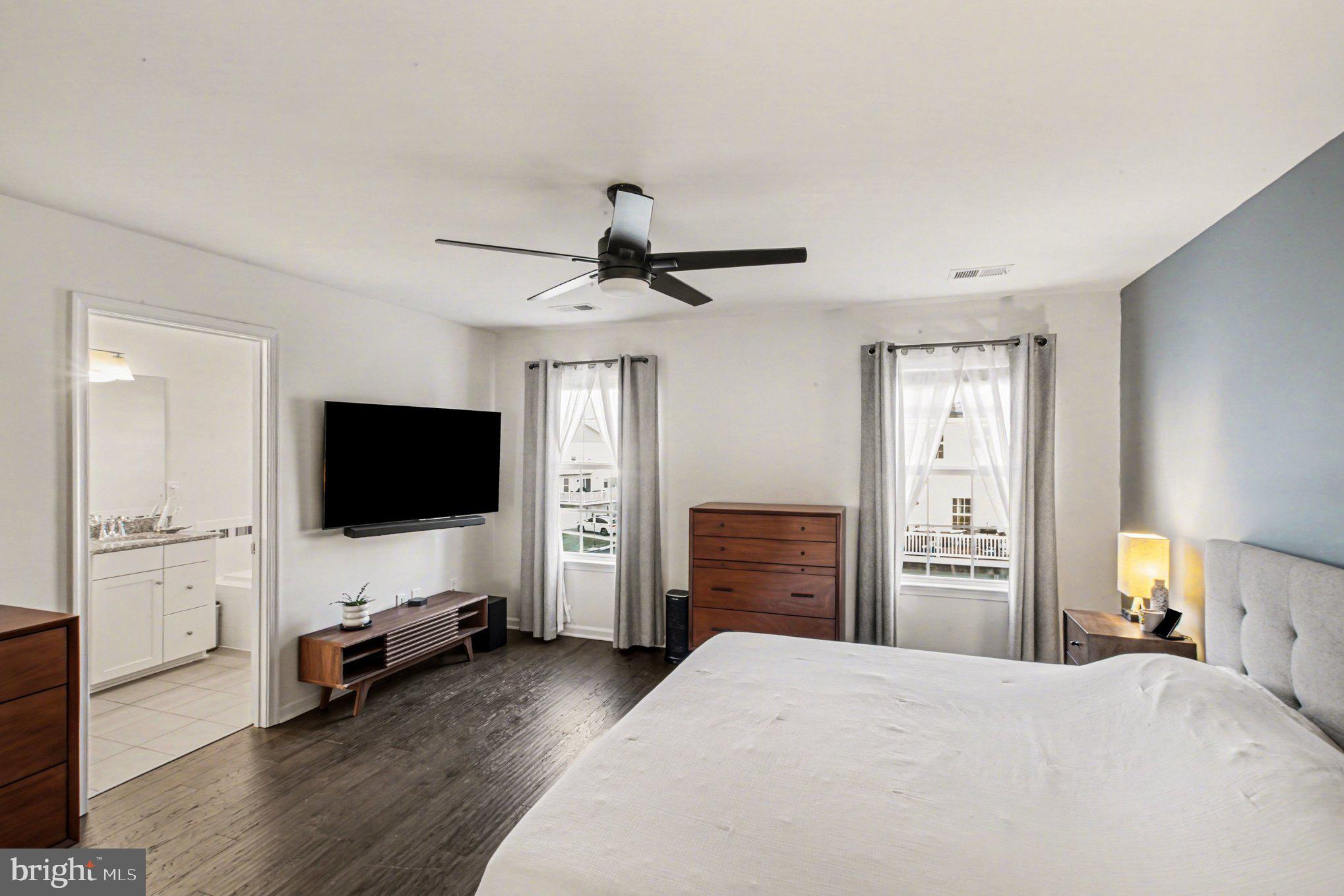 GOVERNORS ROW - Residential