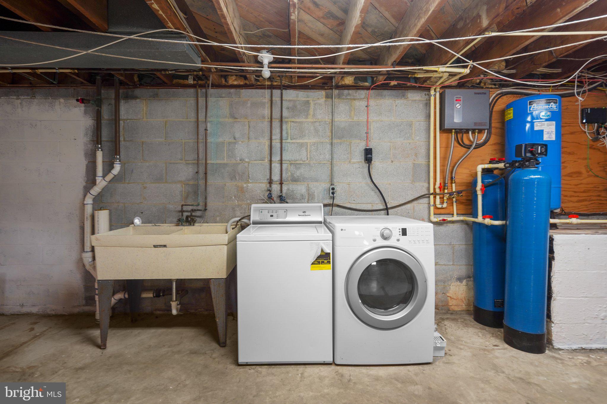 DARNESTOWN OUTSIDE - Residential