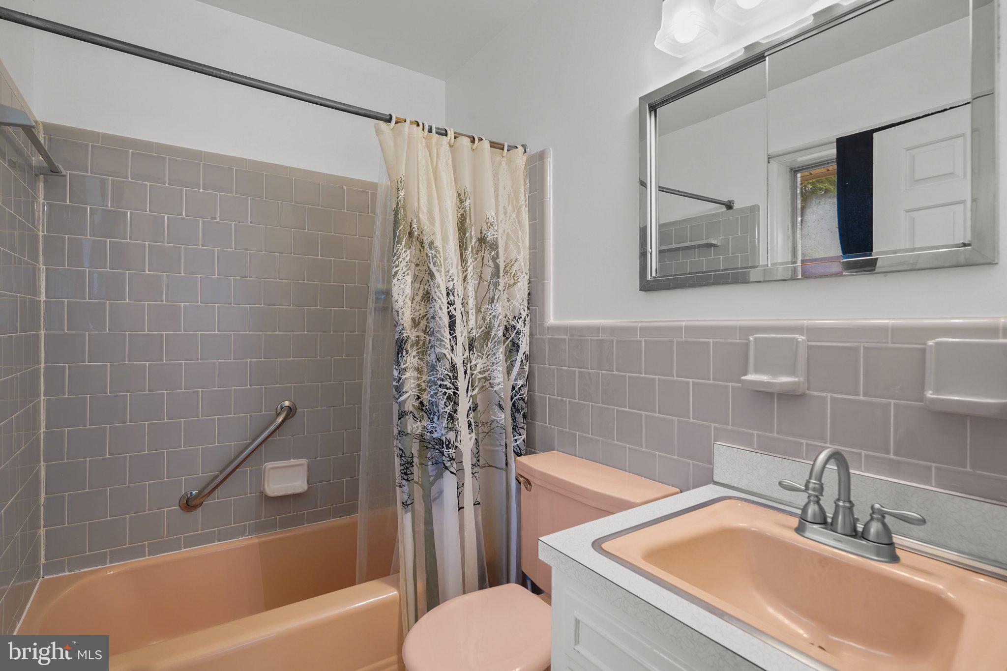 DARNESTOWN OUTSIDE - Residential