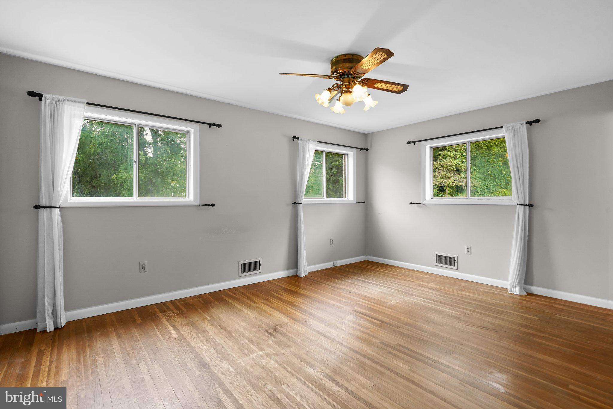 DARNESTOWN OUTSIDE - Residential