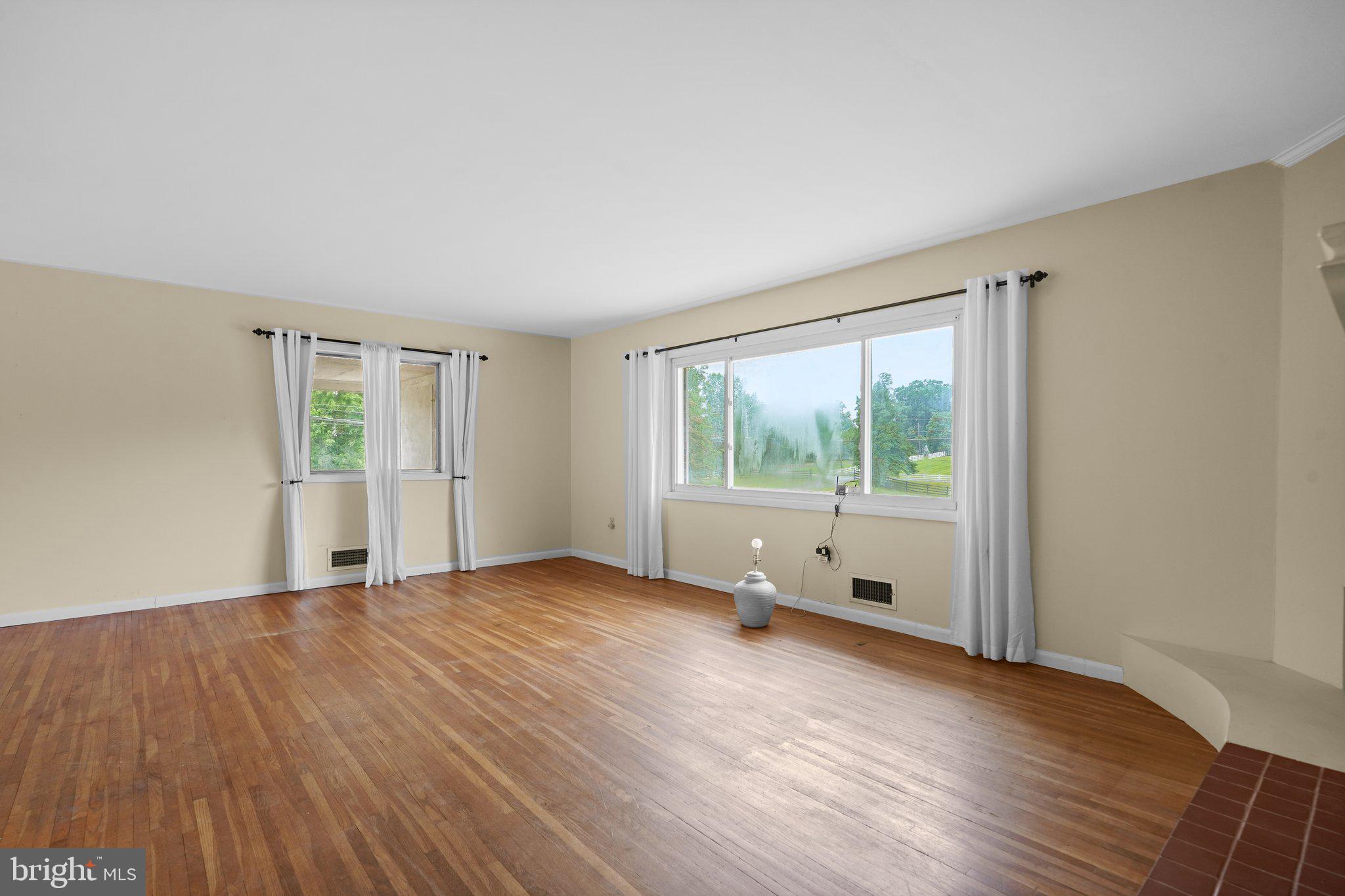 DARNESTOWN OUTSIDE - Residential