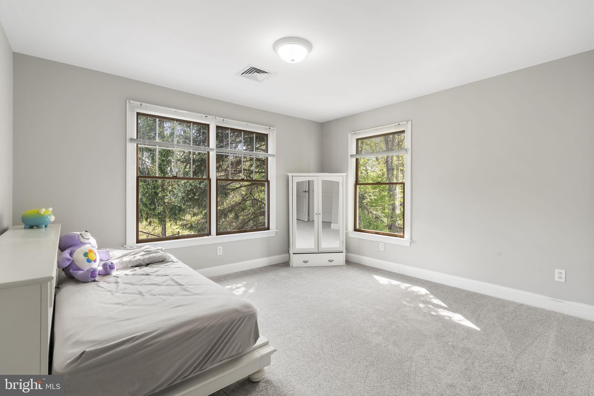 HOLLAND MEADOWS - Residential
