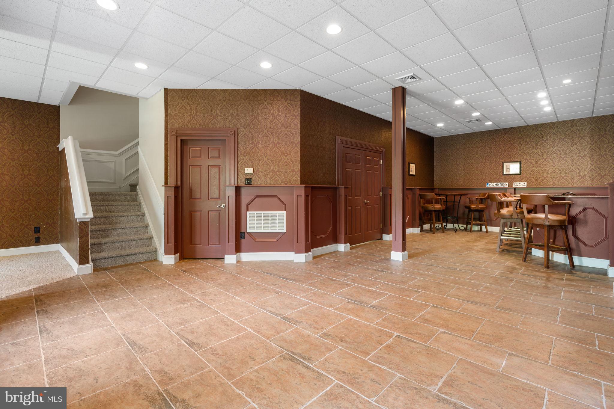 HOLLAND MEADOWS - Residential