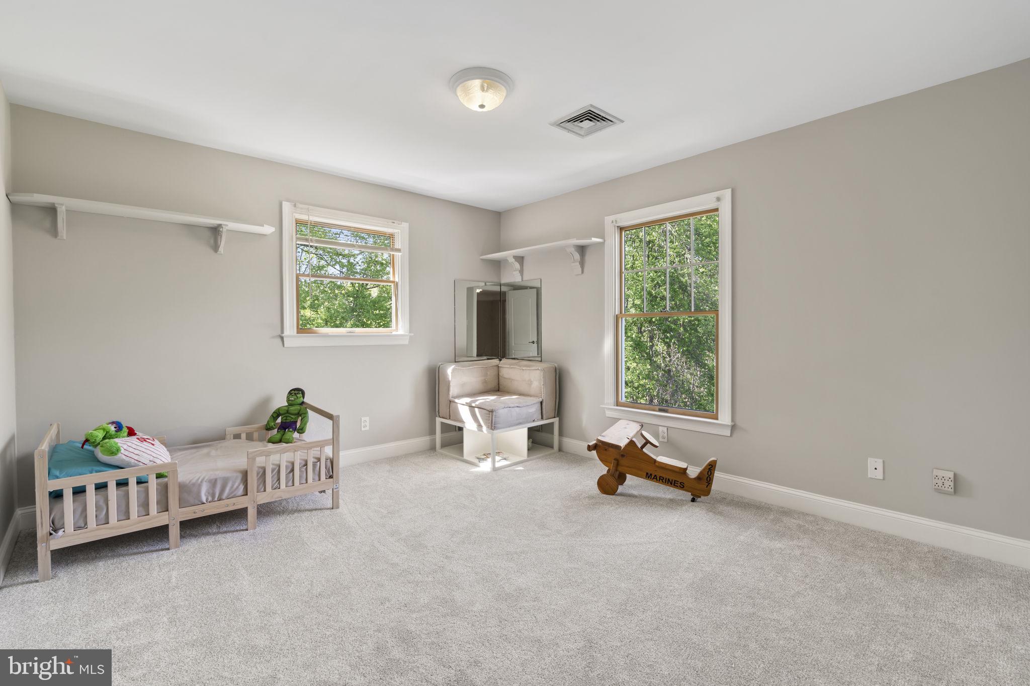 HOLLAND MEADOWS - Residential