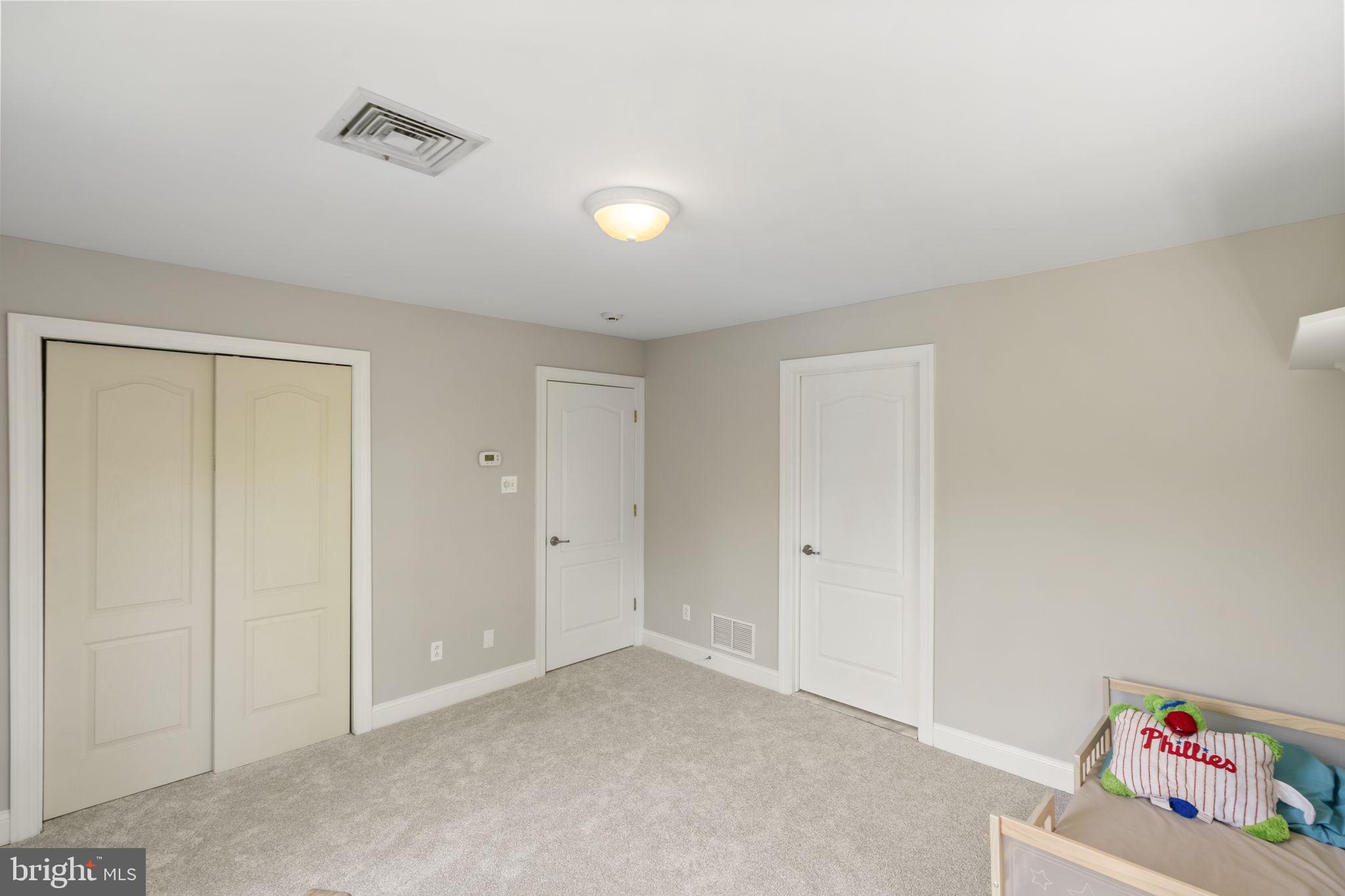 HOLLAND MEADOWS - Residential