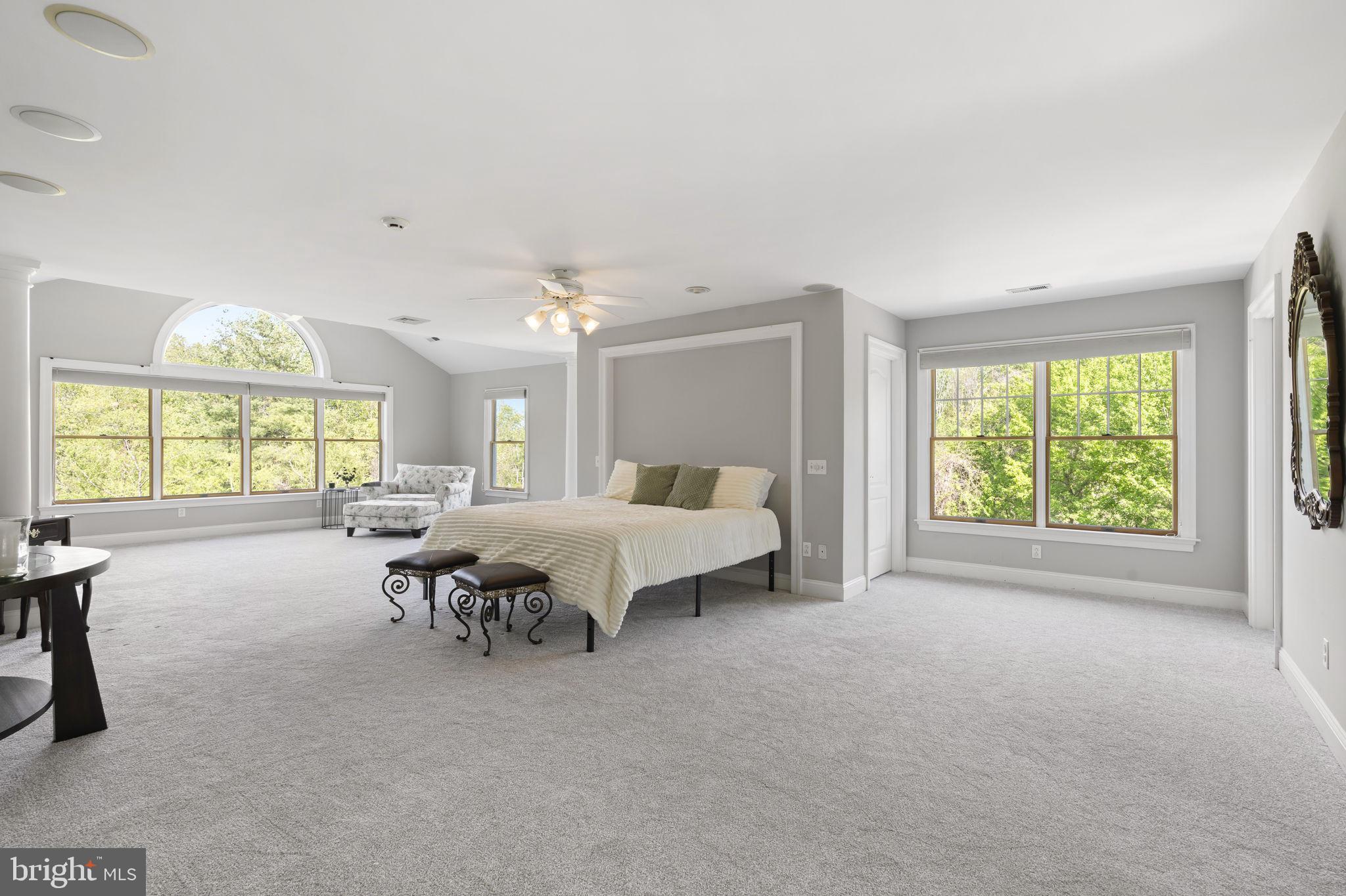 HOLLAND MEADOWS - Residential