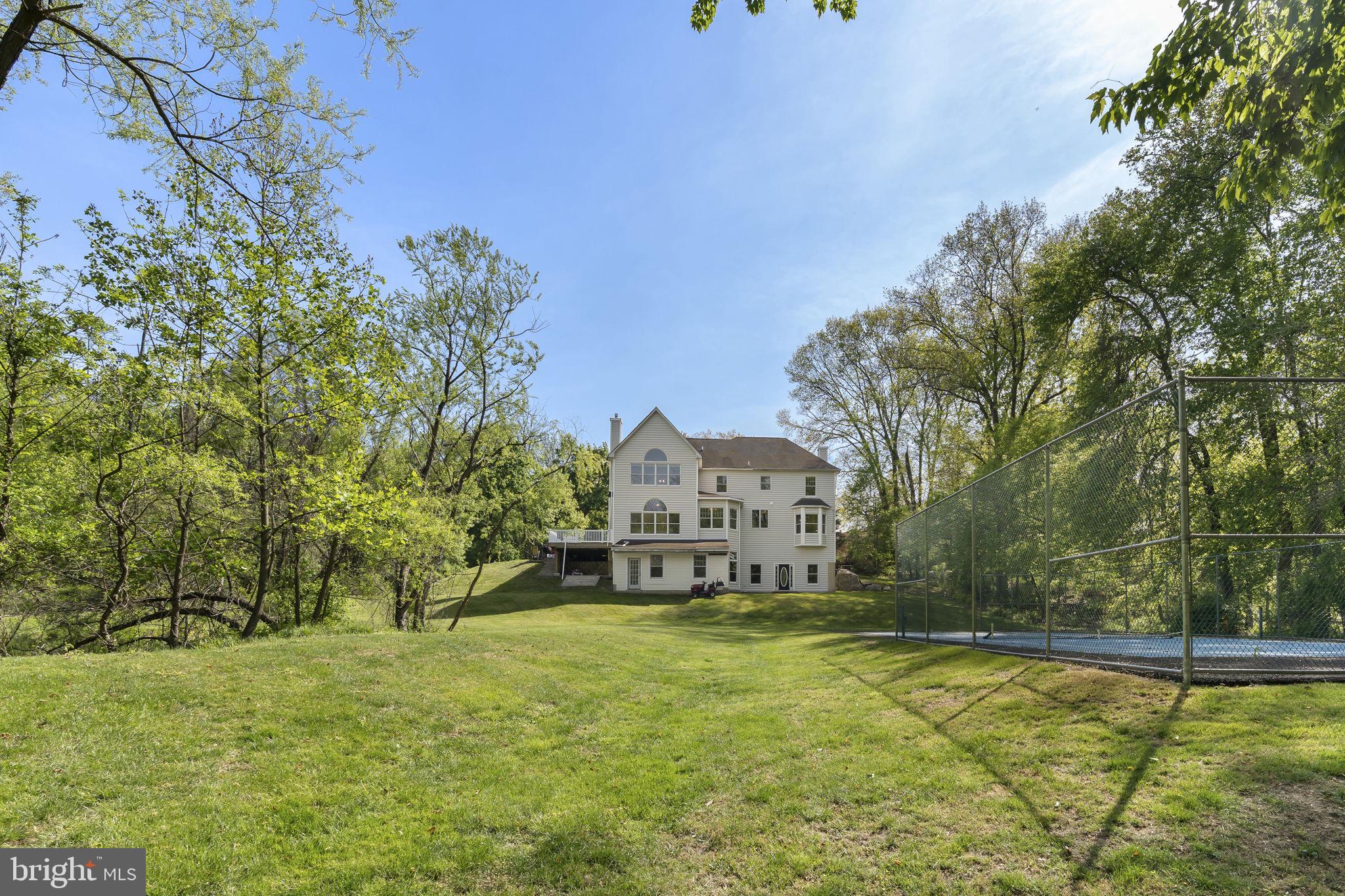 HOLLAND MEADOWS - Residential