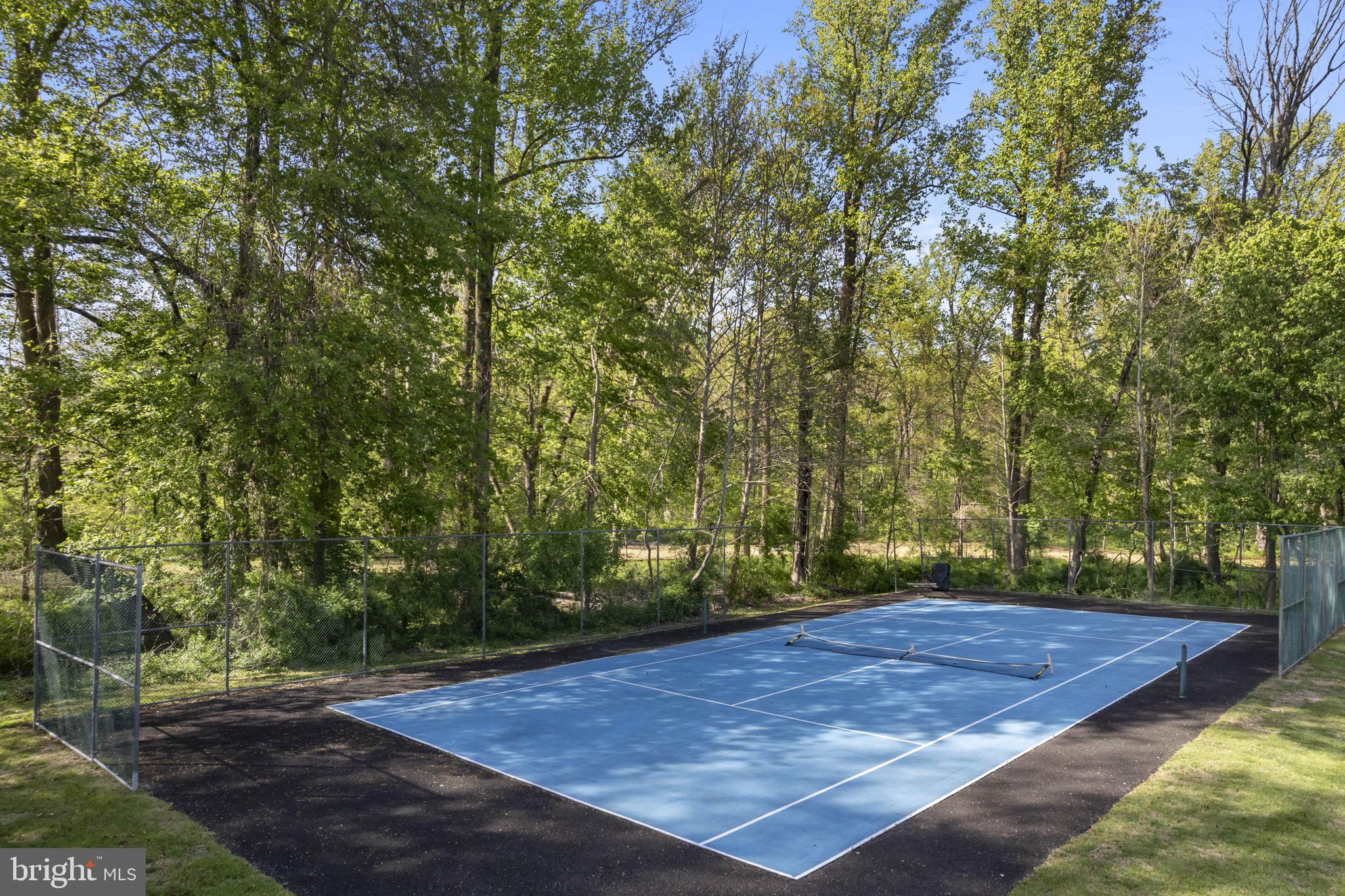 HOLLAND MEADOWS - Residential