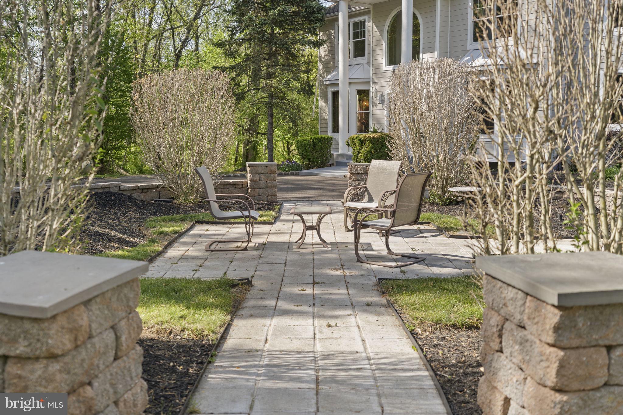 HOLLAND MEADOWS - Residential