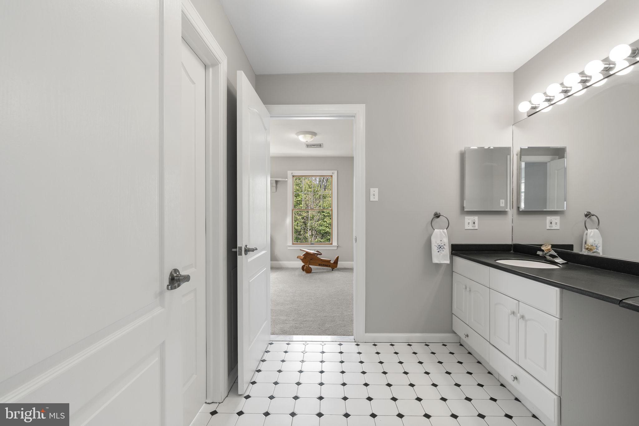 HOLLAND MEADOWS - Residential