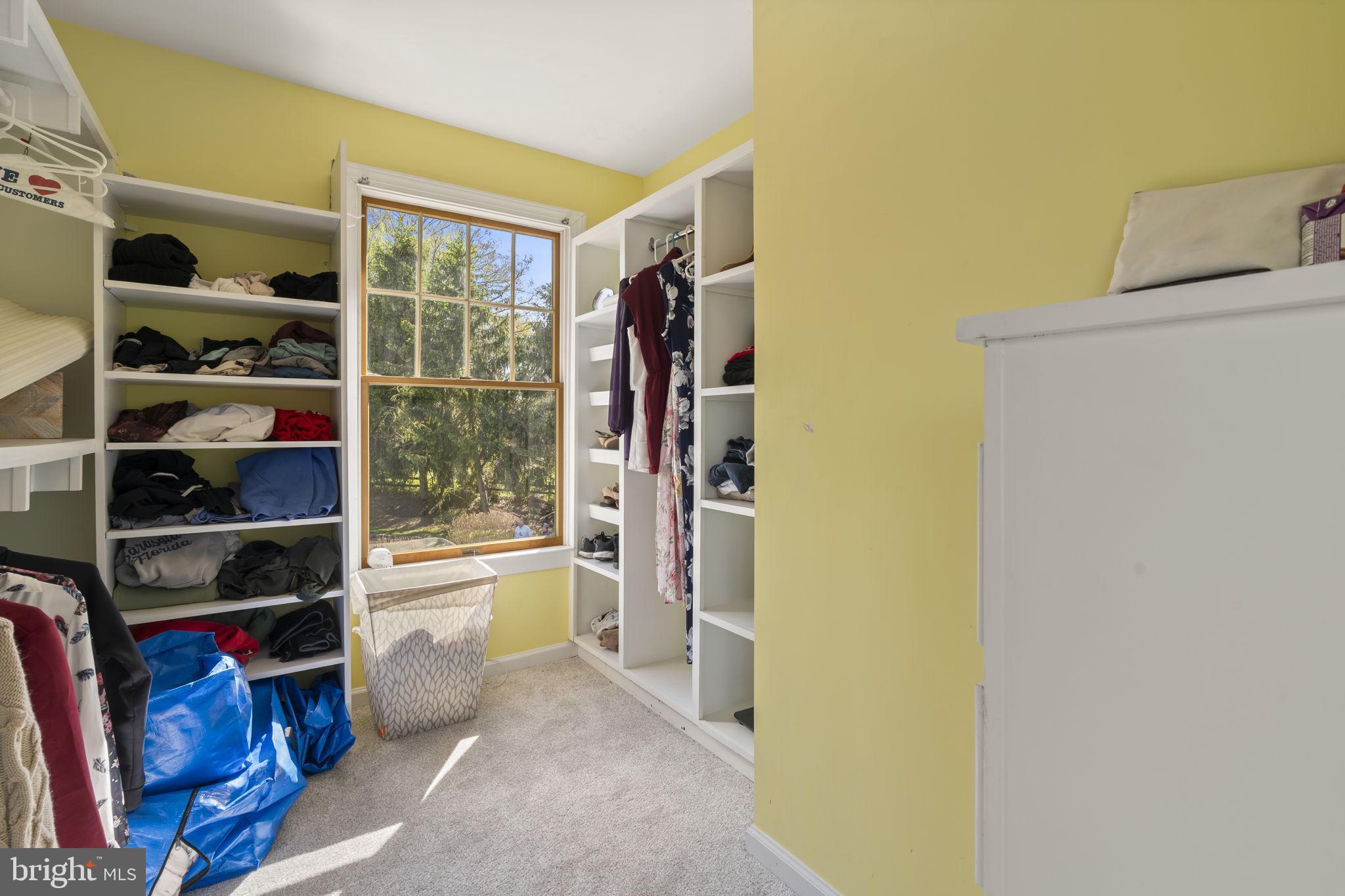 HOLLAND MEADOWS - Residential