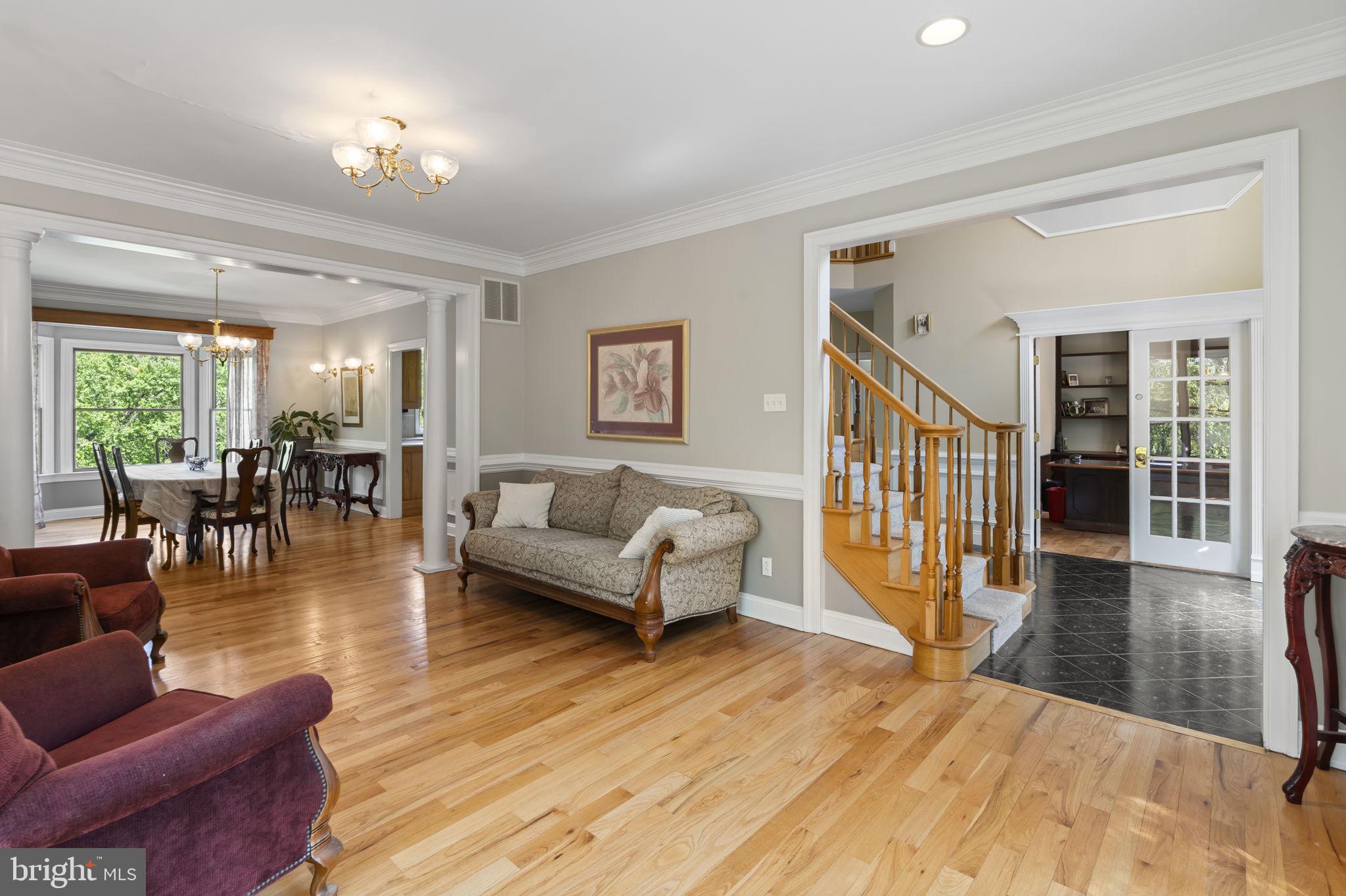HOLLAND MEADOWS - Residential