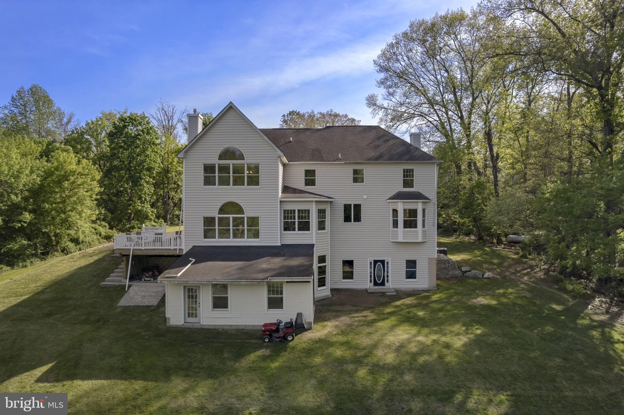 HOLLAND MEADOWS - Residential
