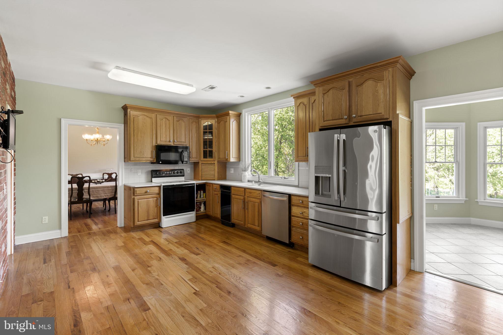 HOLLAND MEADOWS - Residential