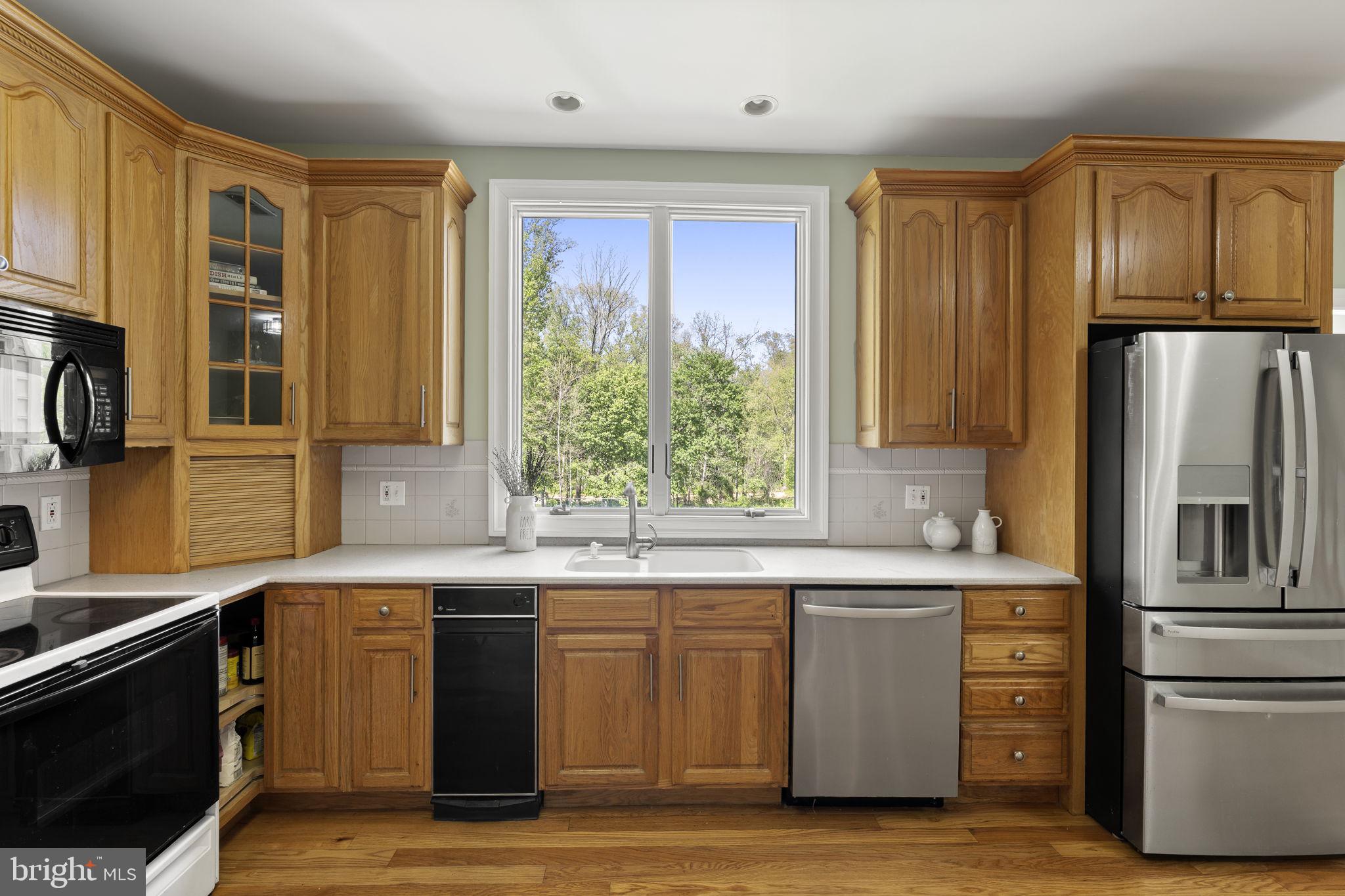 HOLLAND MEADOWS - Residential
