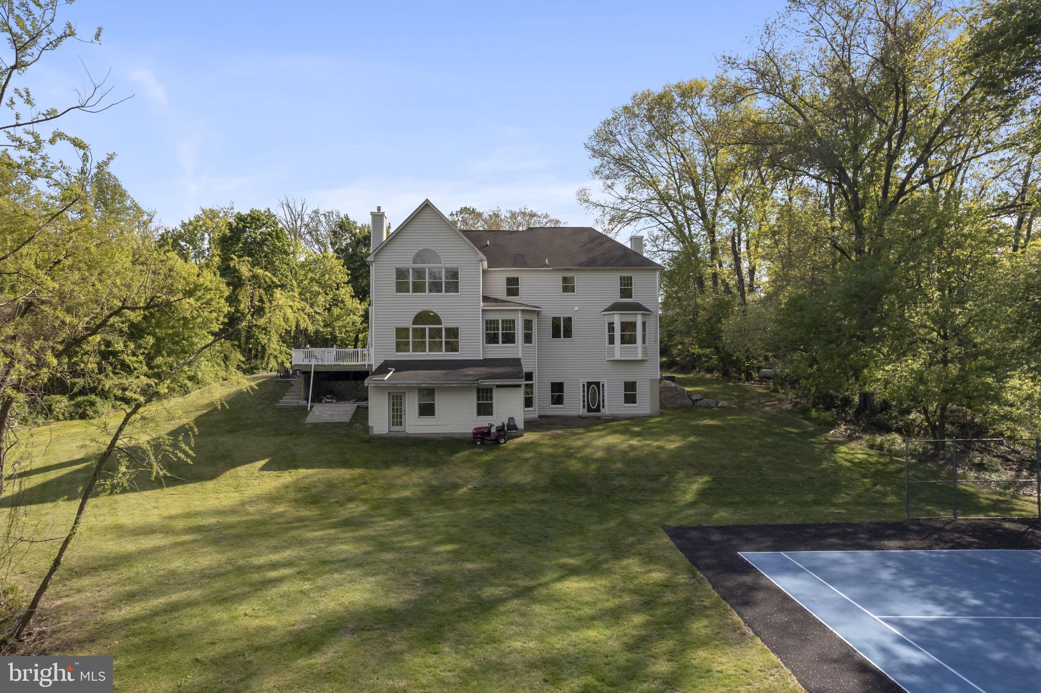 HOLLAND MEADOWS - Residential
