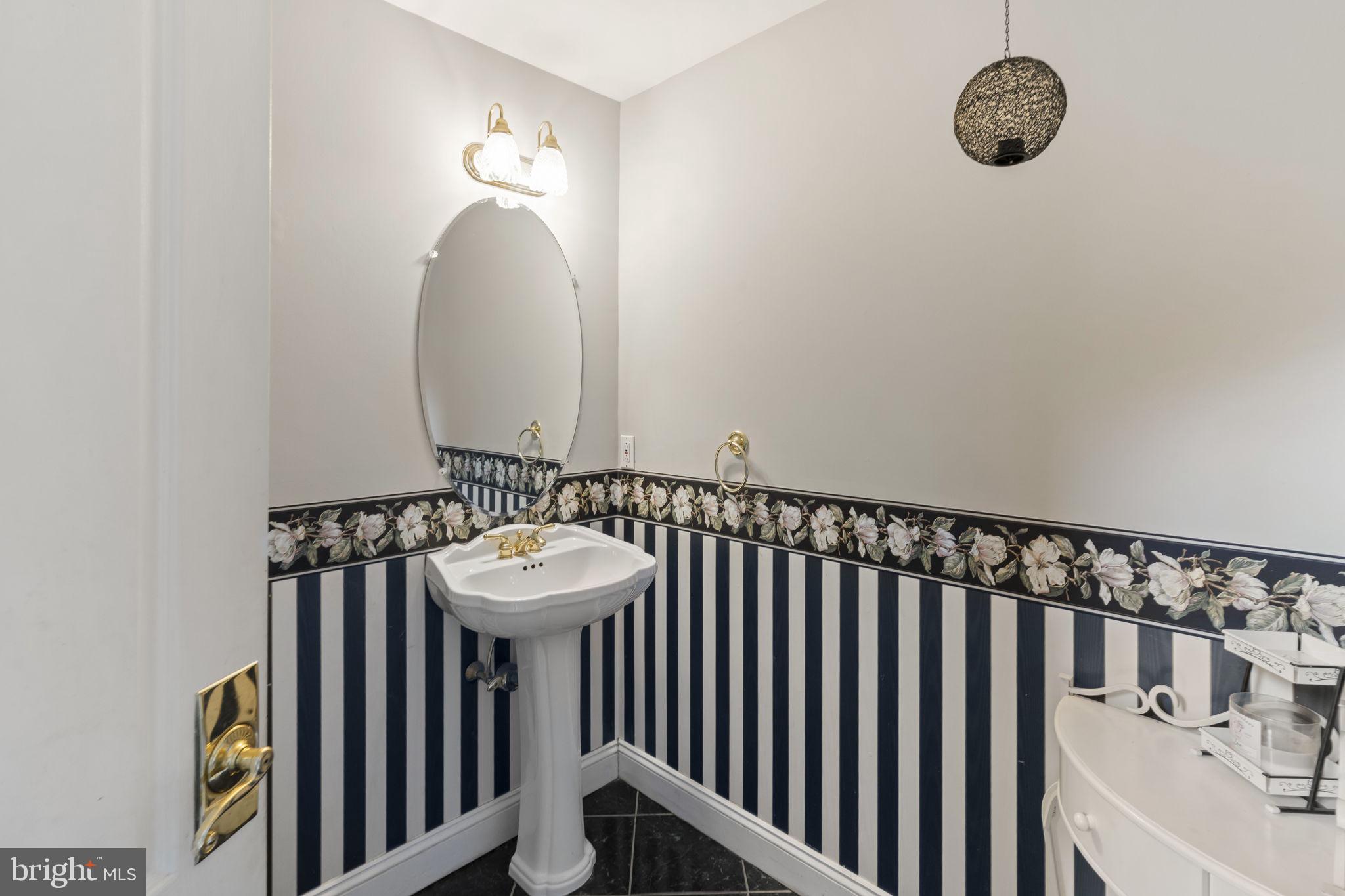 HOLLAND MEADOWS - Residential