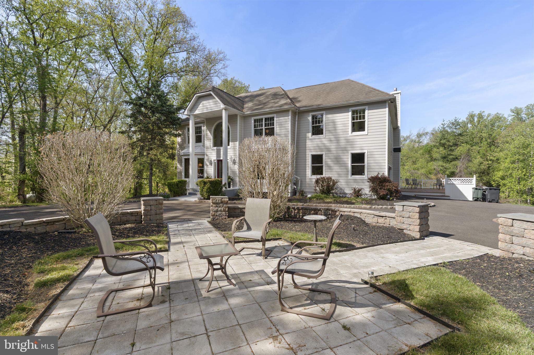 HOLLAND MEADOWS - Residential