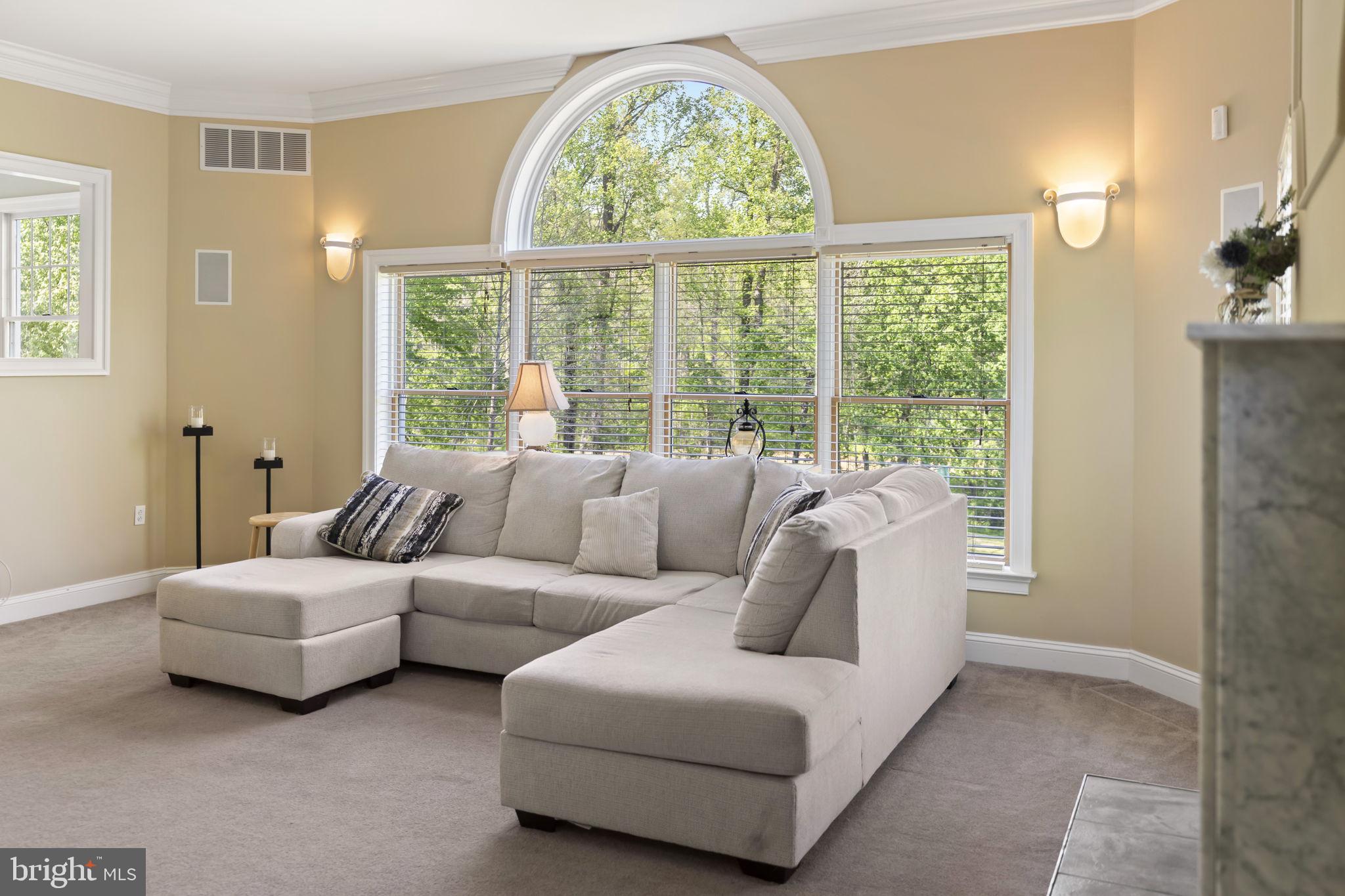 HOLLAND MEADOWS - Residential