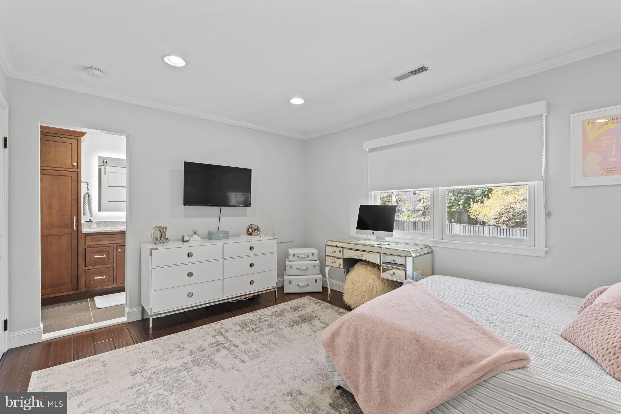 EAST GATE OF POTOMAC - Residential