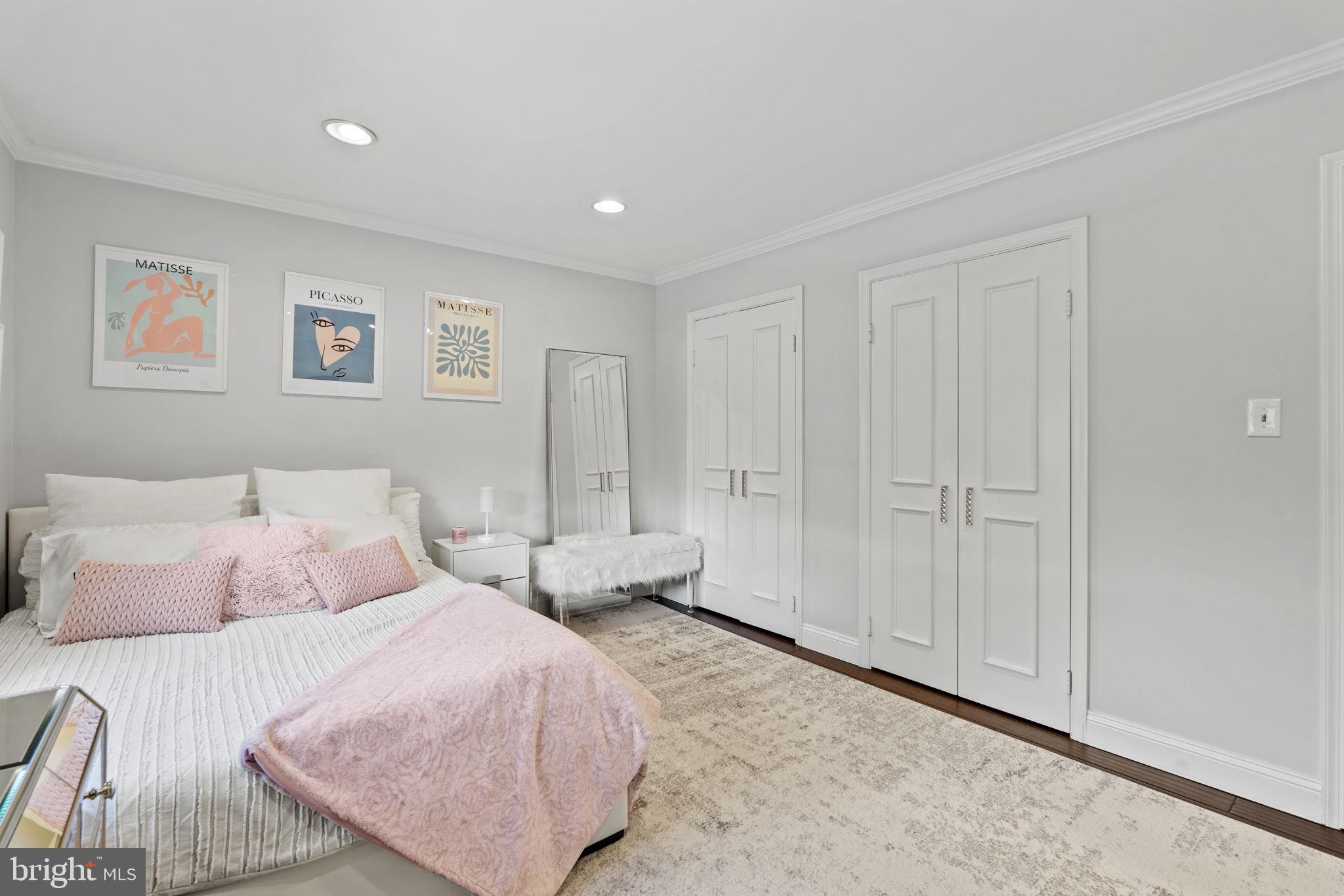 EAST GATE OF POTOMAC - Residential