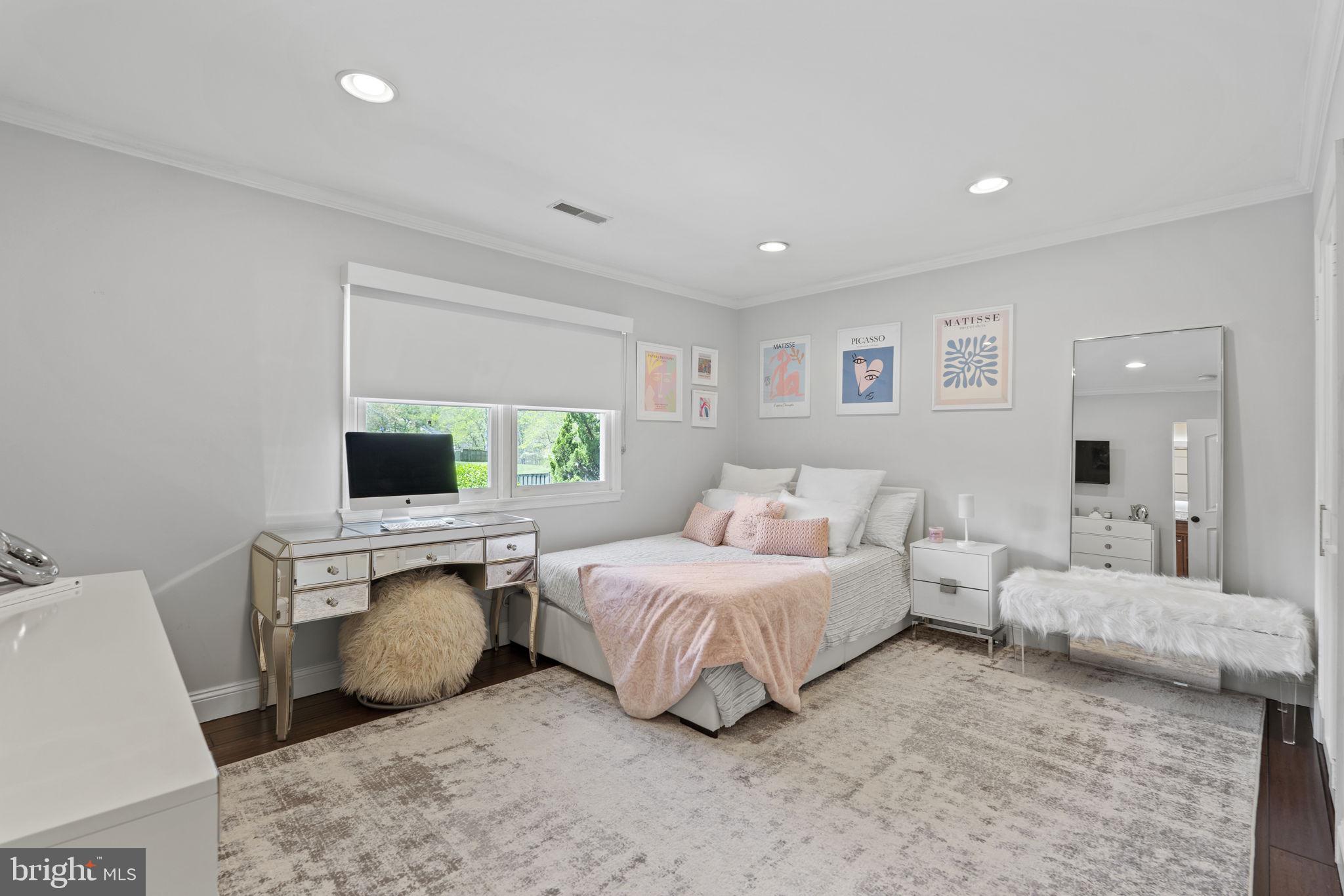 EAST GATE OF POTOMAC - Residential