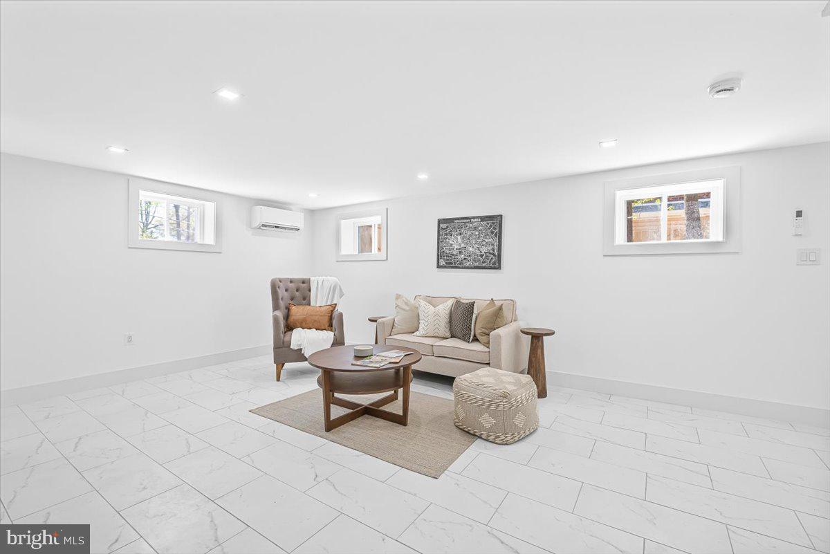 ROCK CREEK FOREST - Residential