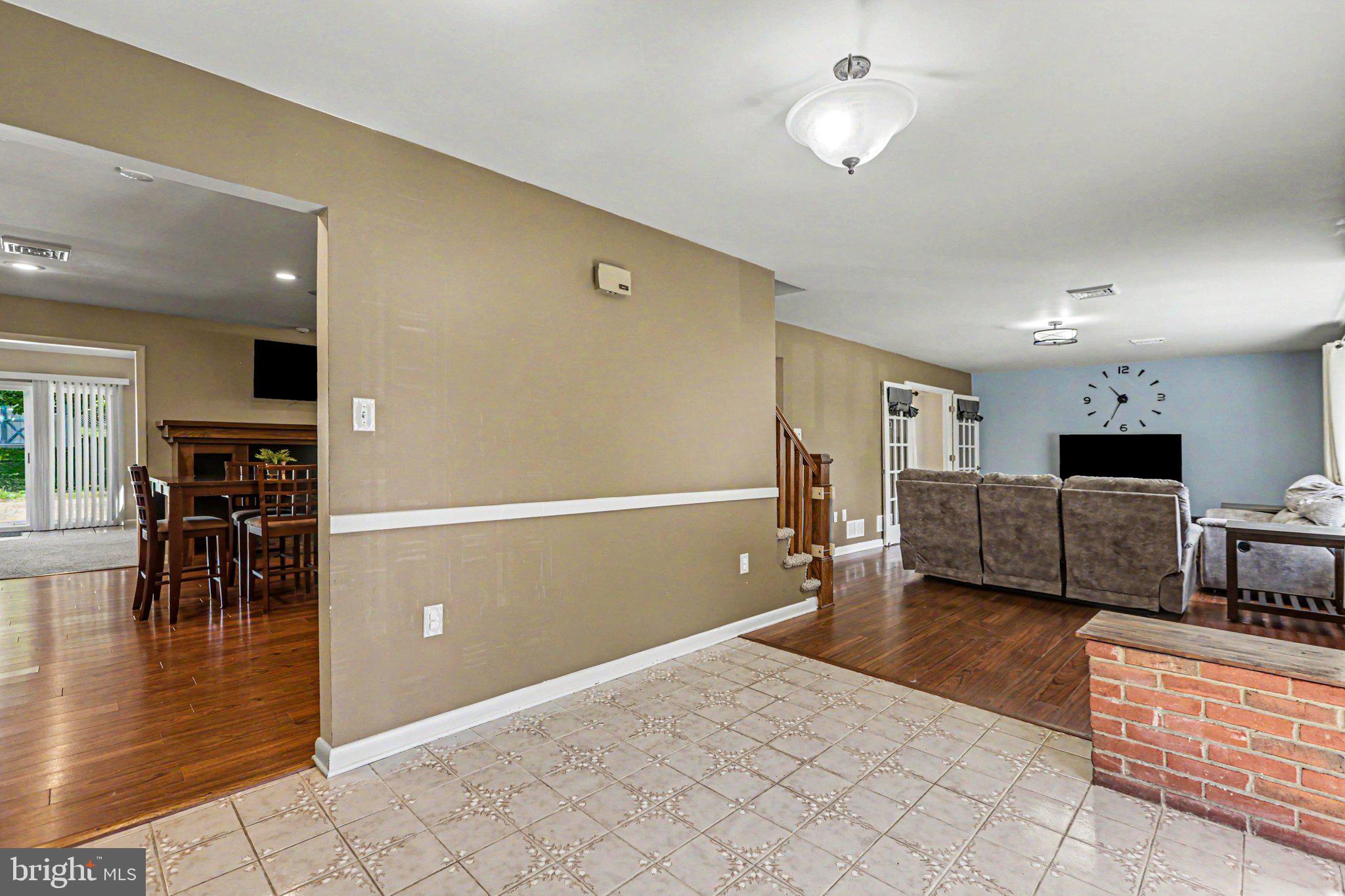 501 BENYOU LANE