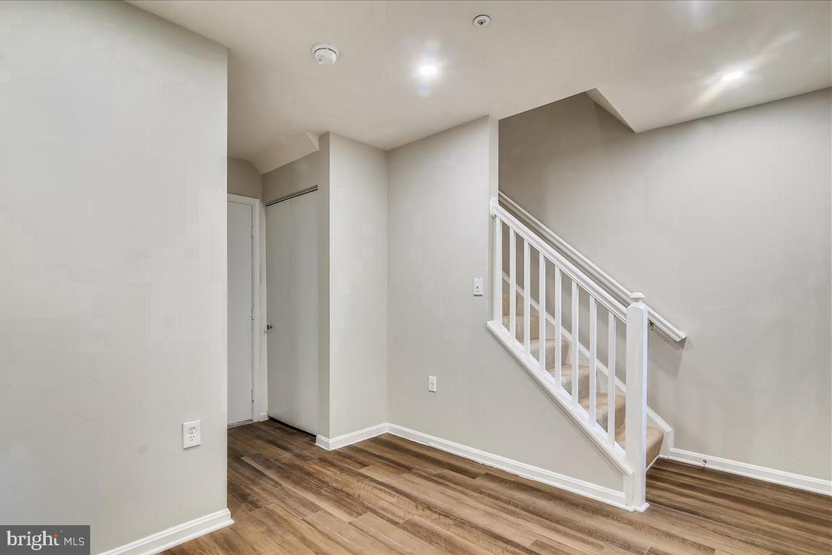 COMMONS OF AVALON - Residential Lease