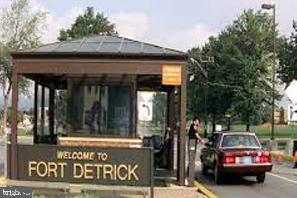 COMMONS OF AVALON - Residential Lease