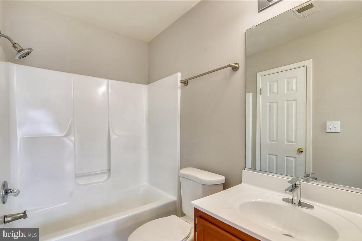 COMMONS OF AVALON - Residential Lease