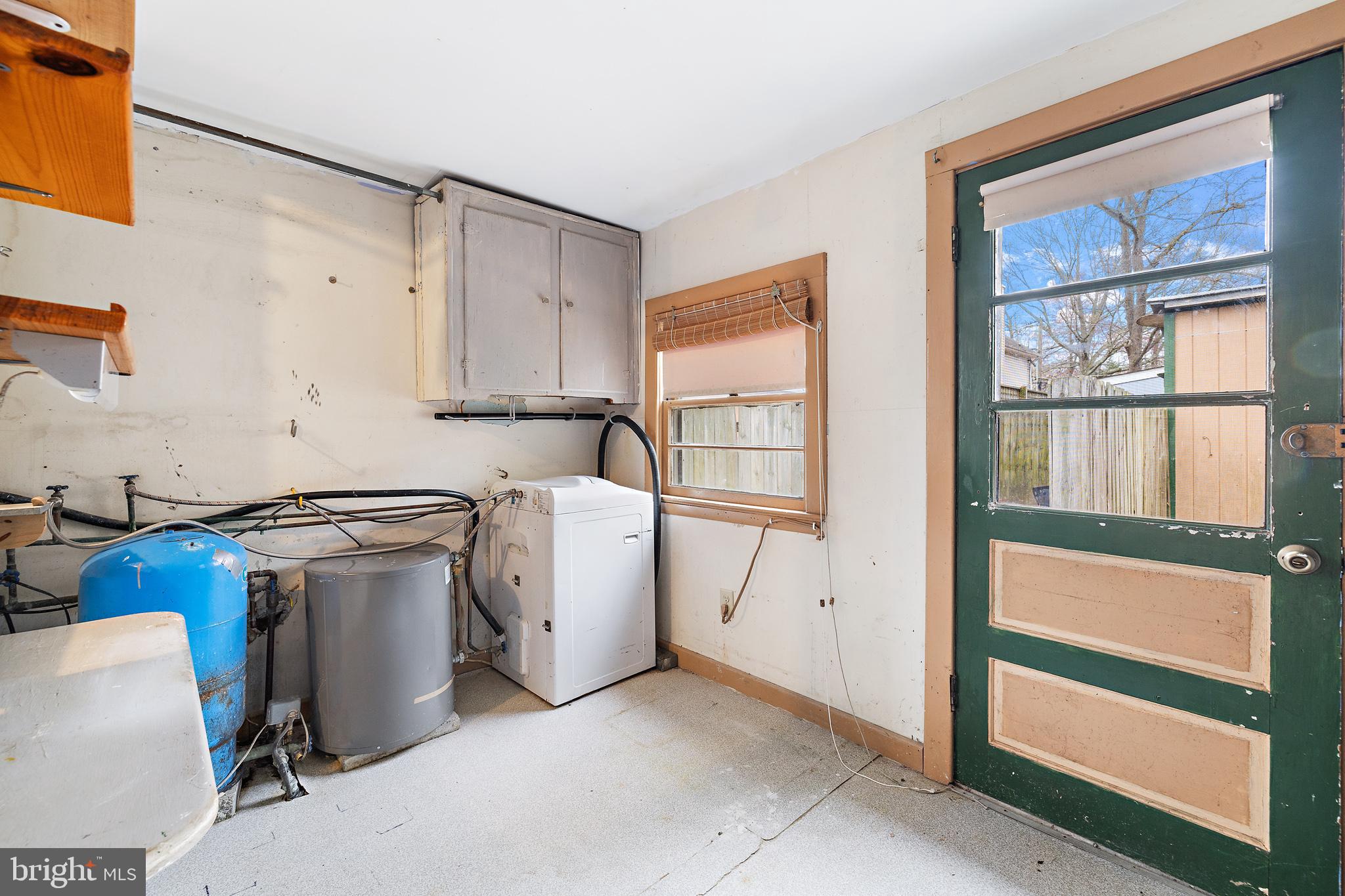 AVALON SHORES - Residential