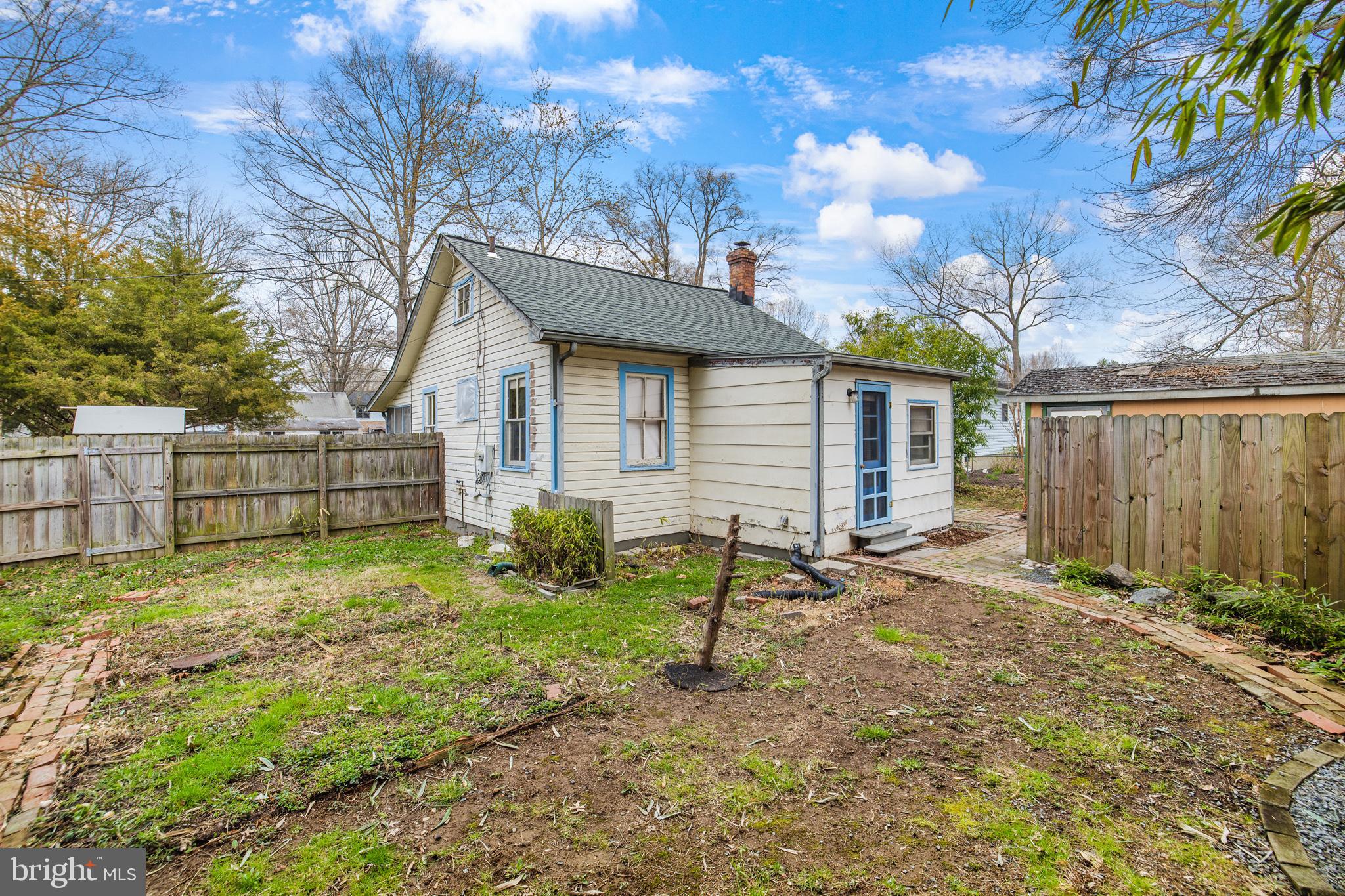 AVALON SHORES - Residential