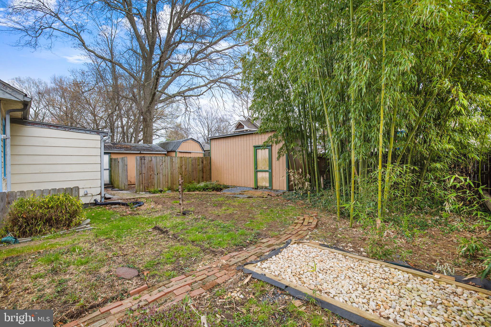 AVALON SHORES - Residential