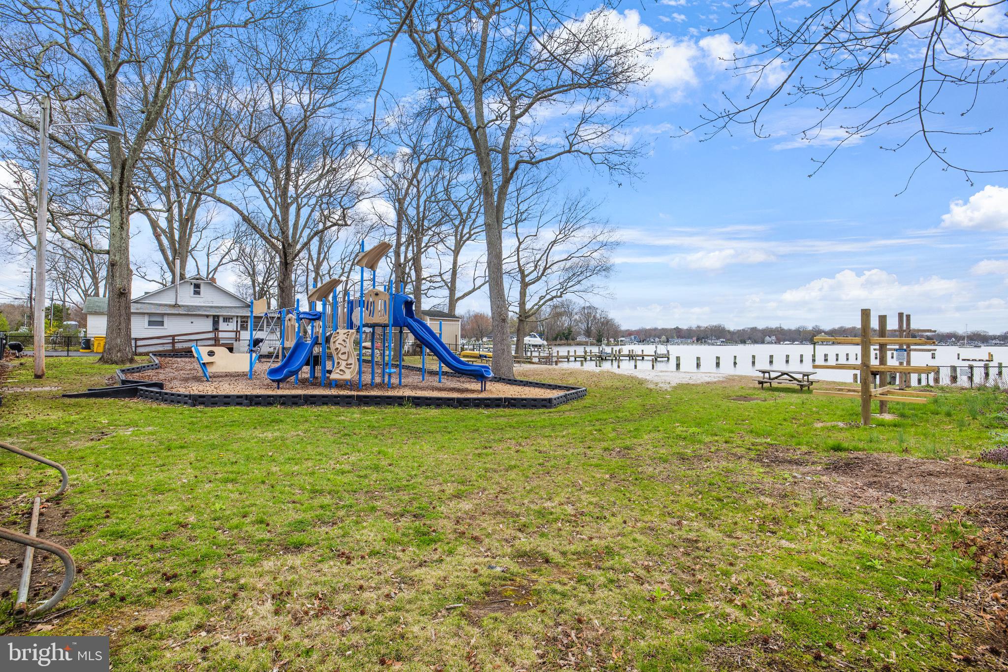 AVALON SHORES - Residential