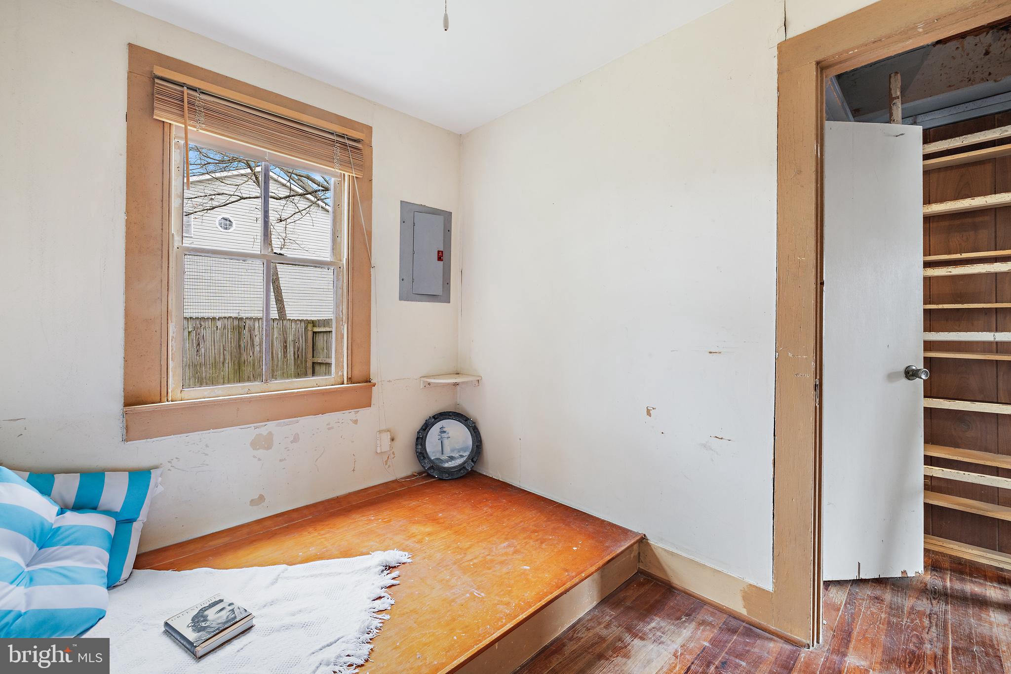 AVALON SHORES - Residential