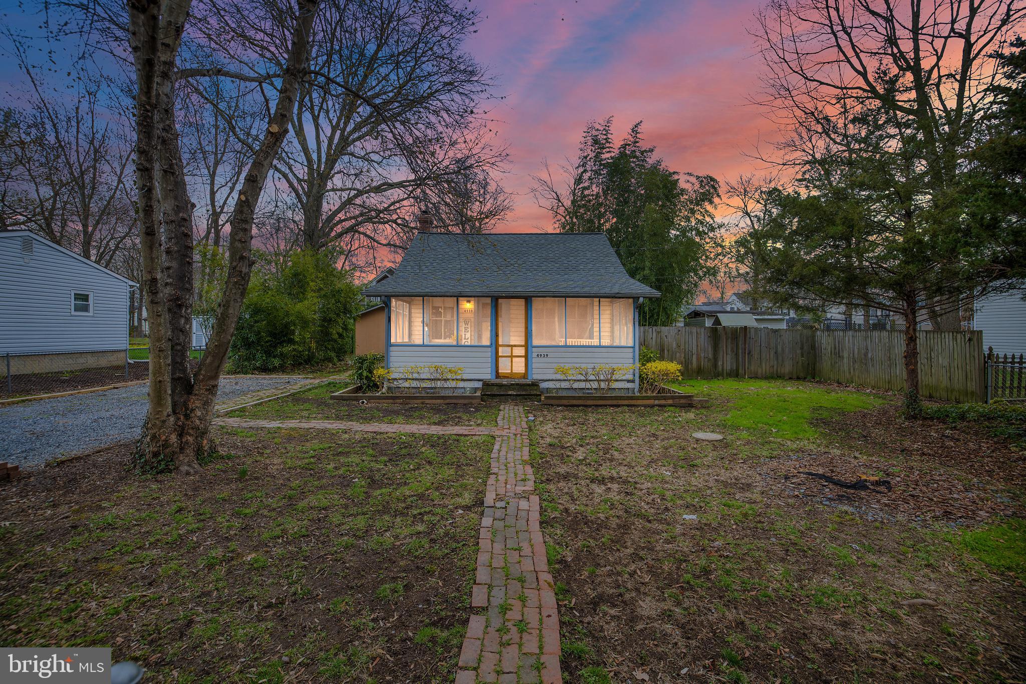 AVALON SHORES - Residential