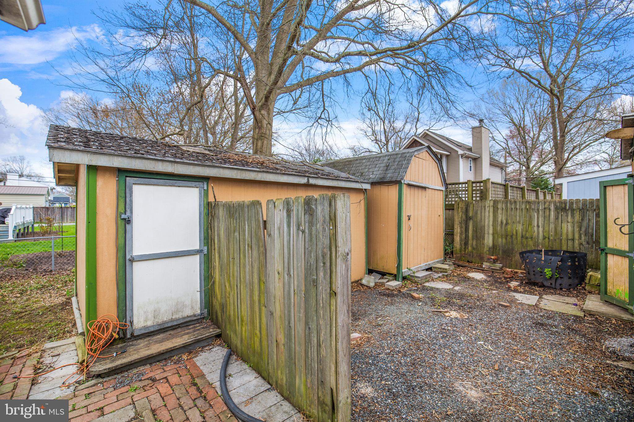 AVALON SHORES - Residential