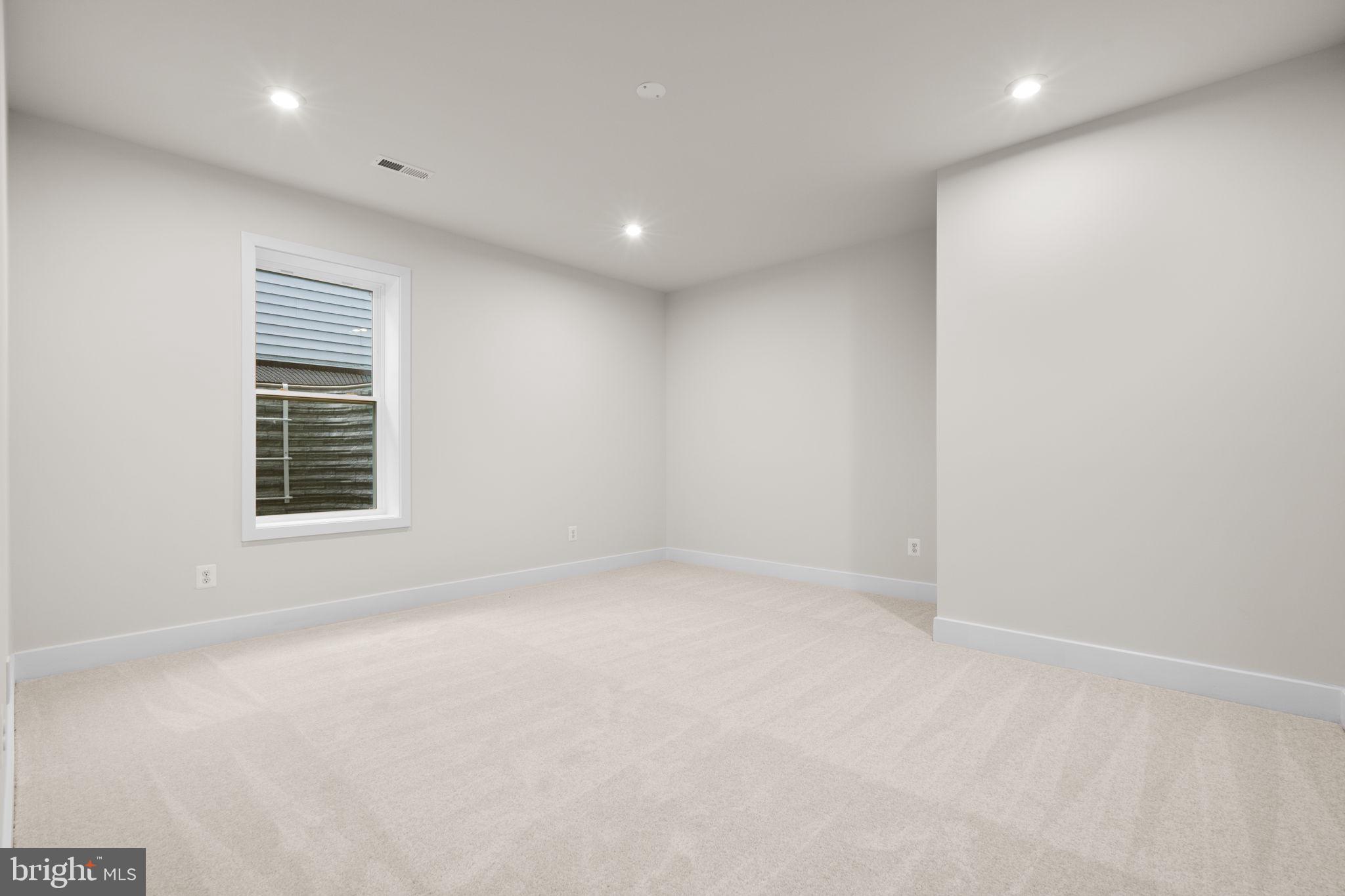 HIATT POINTE AT SNOWDEN BRIDGE - Residential