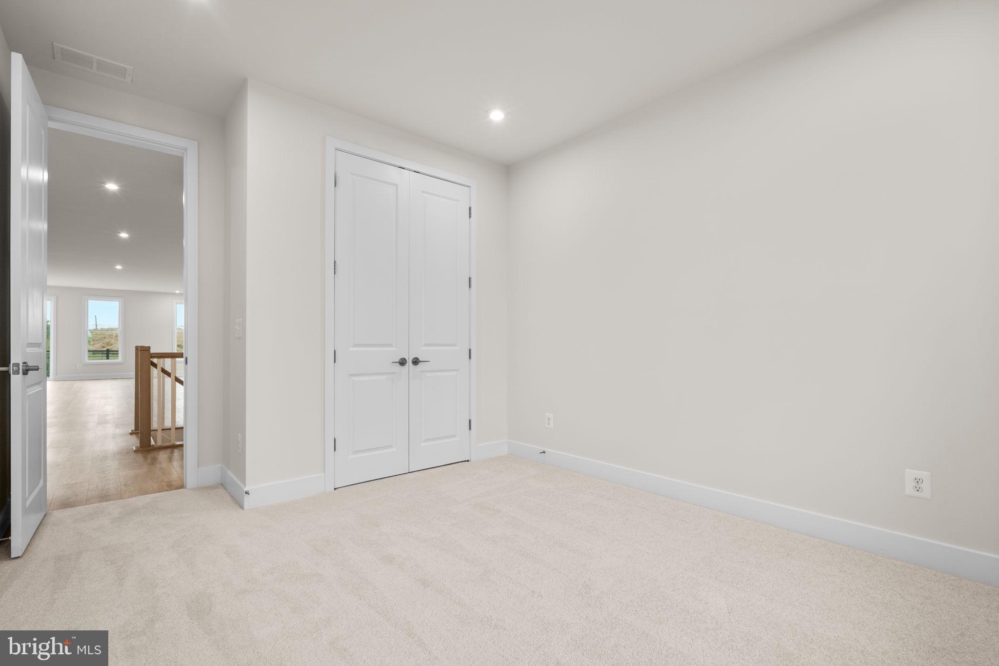 HIATT POINTE AT SNOWDEN BRIDGE - Residential