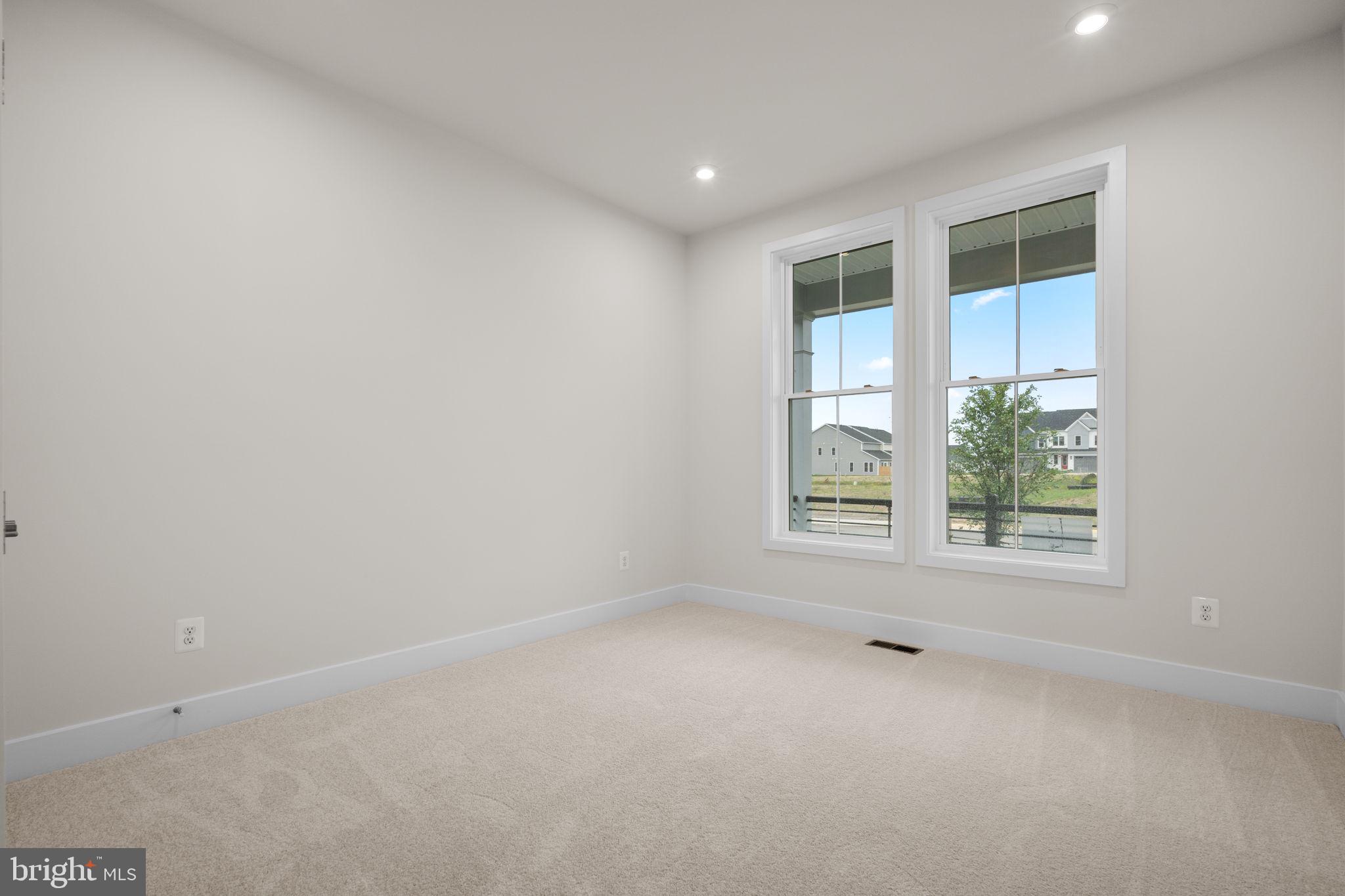 HIATT POINTE AT SNOWDEN BRIDGE - Residential