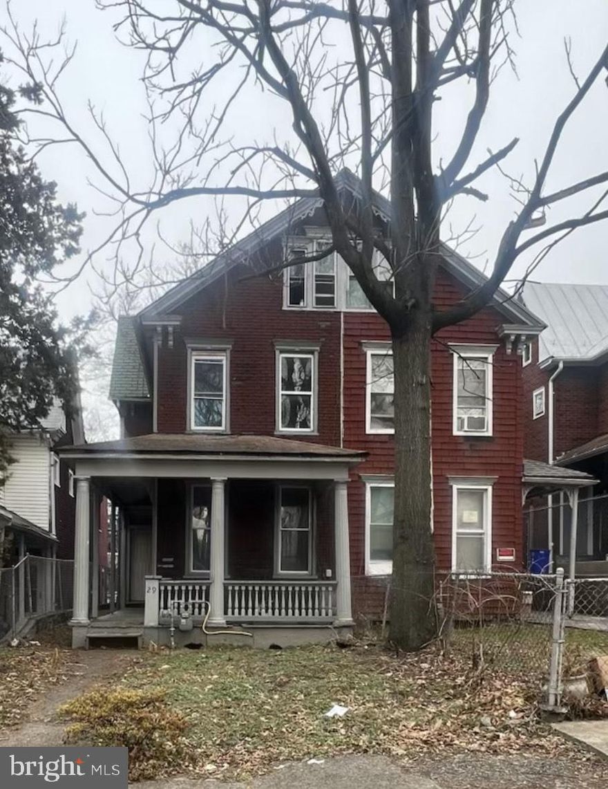 Discover the potential of this 3 bedroom, 1 bath detached home, ideal for investors or anyone looking to generate additional cash flow. This solid property is currently occupied but will soon be vacant, offering flexibility for new tenants or personal use. Seller only interested in selling 31 S Summit and 29 S Summit together.  Walking distance to YWCA and within 5 minutes from downtown Harrisburg.