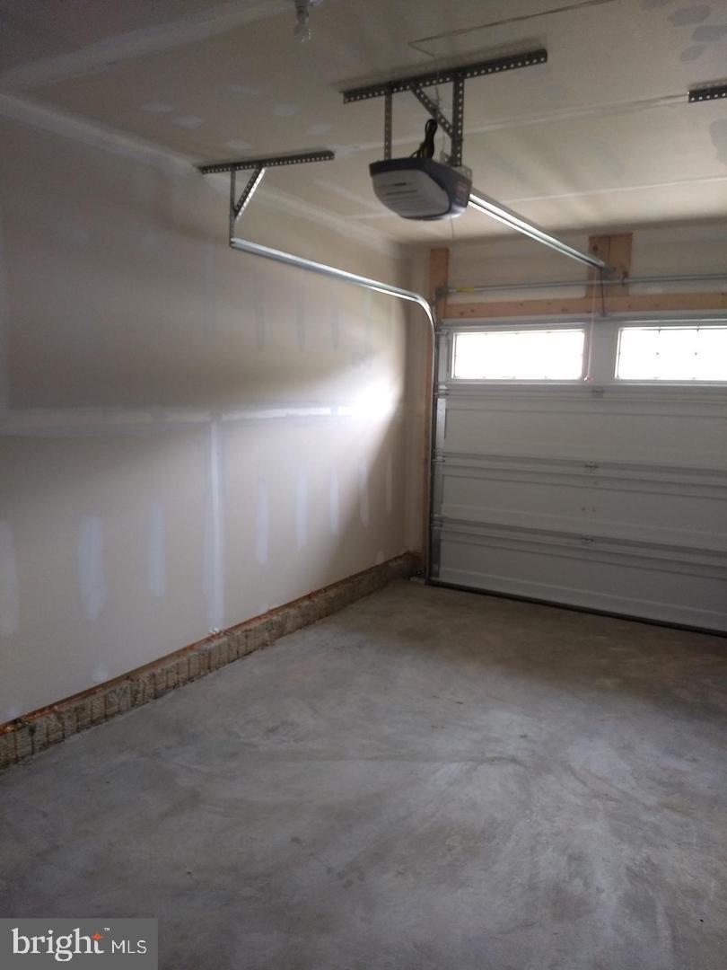 NORTH SHORE FOREST - Residential Lease