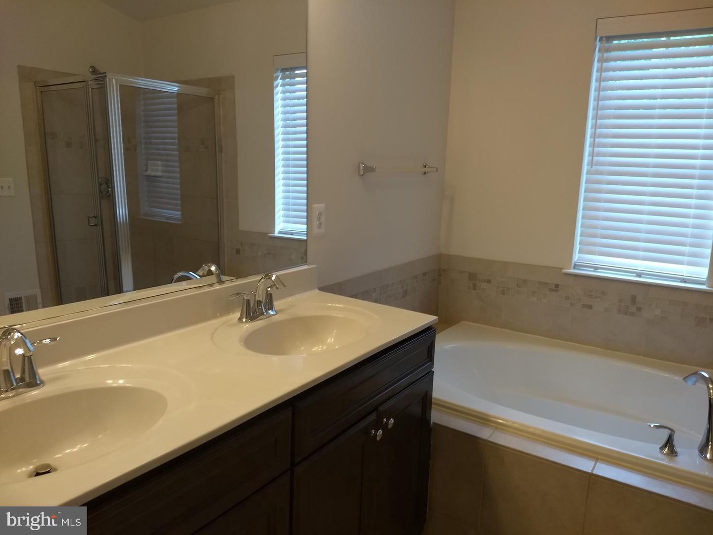 NORTH SHORE FOREST - Residential Lease