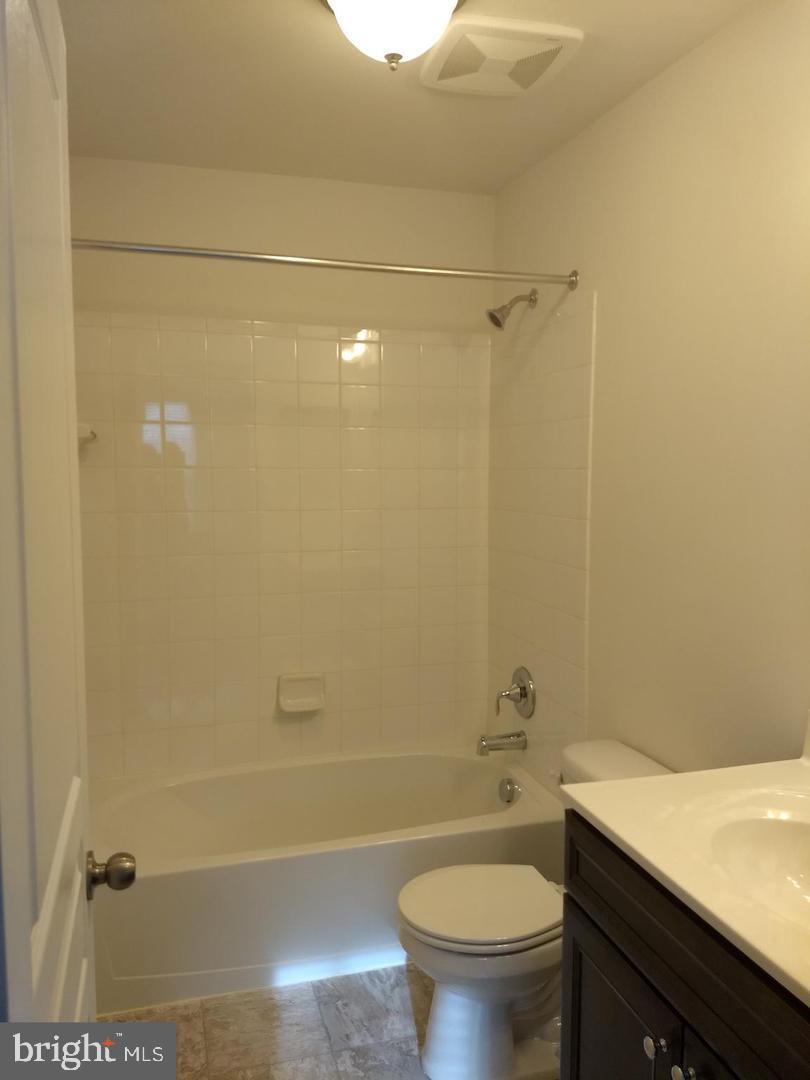 NORTH SHORE FOREST - Residential Lease