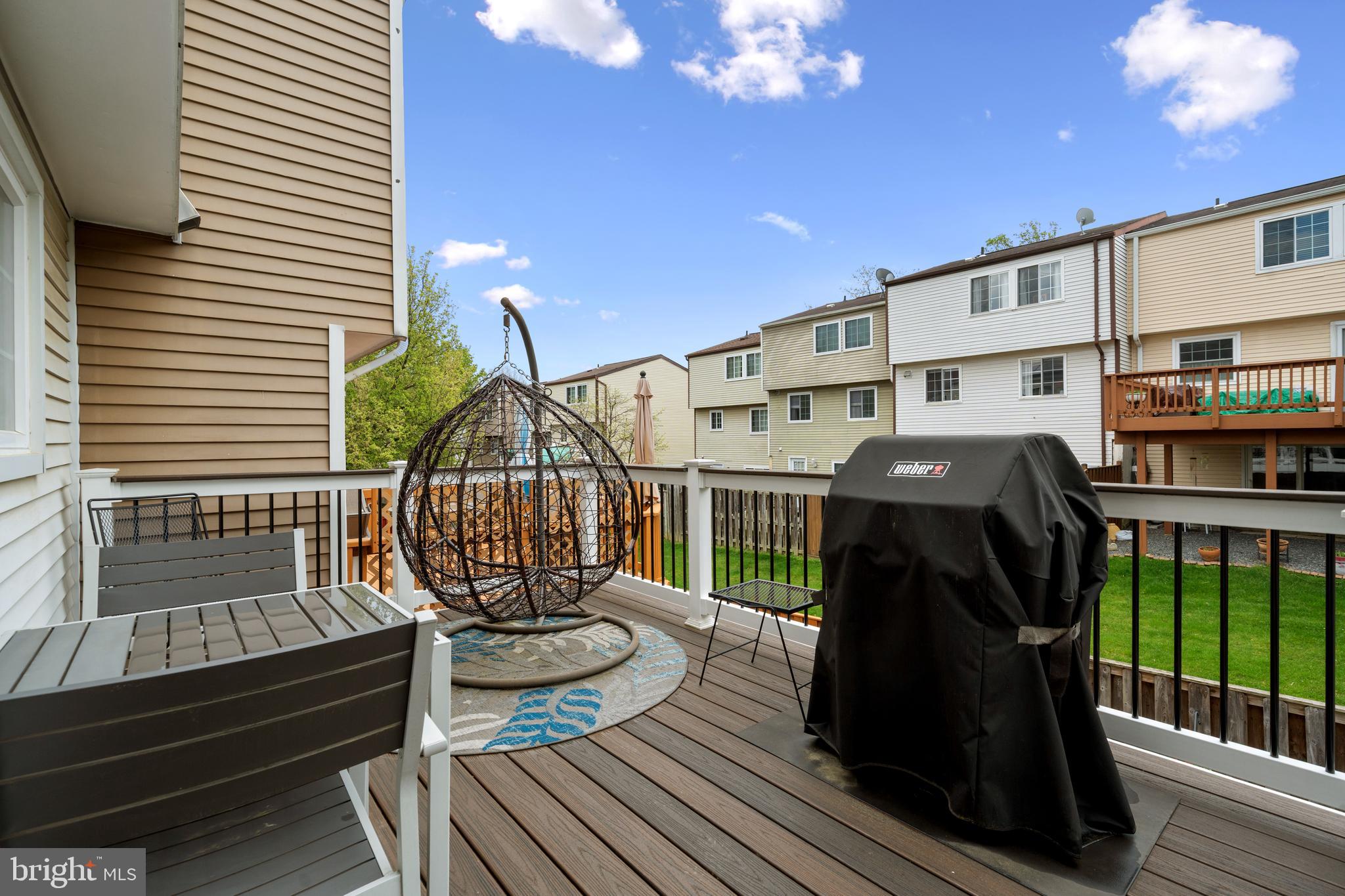 COURTS OF TYSONS - Residential