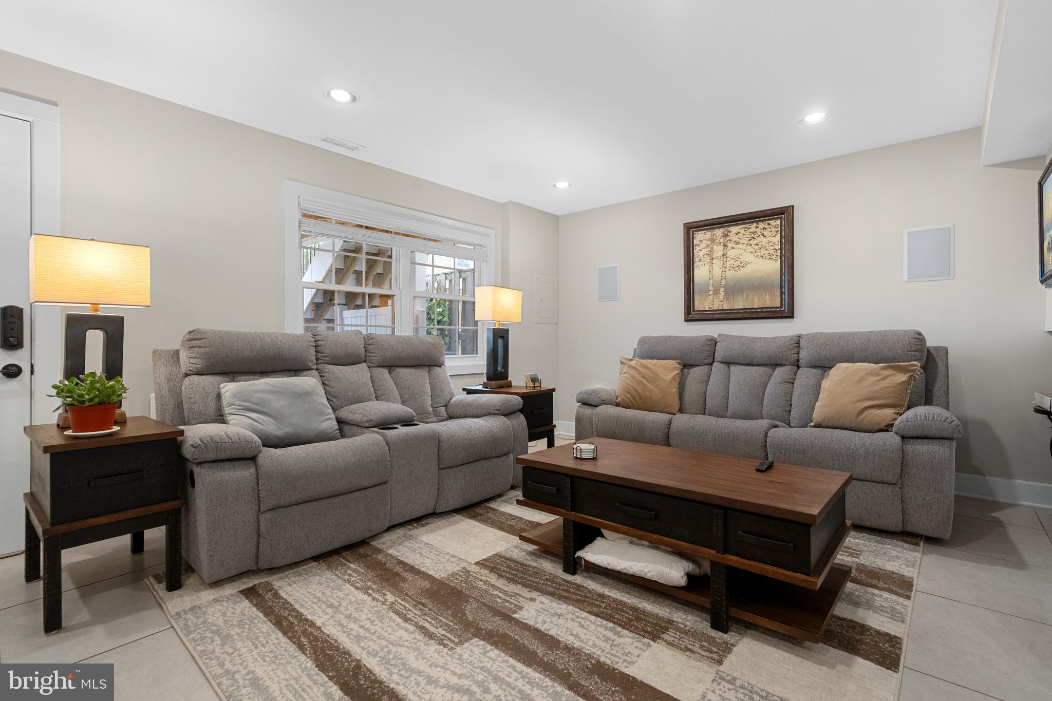 COURTS OF TYSONS - Residential